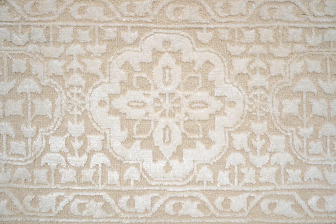 HANDKNOTTED RUG DIA- 987 MAMLUK, Ivory & White