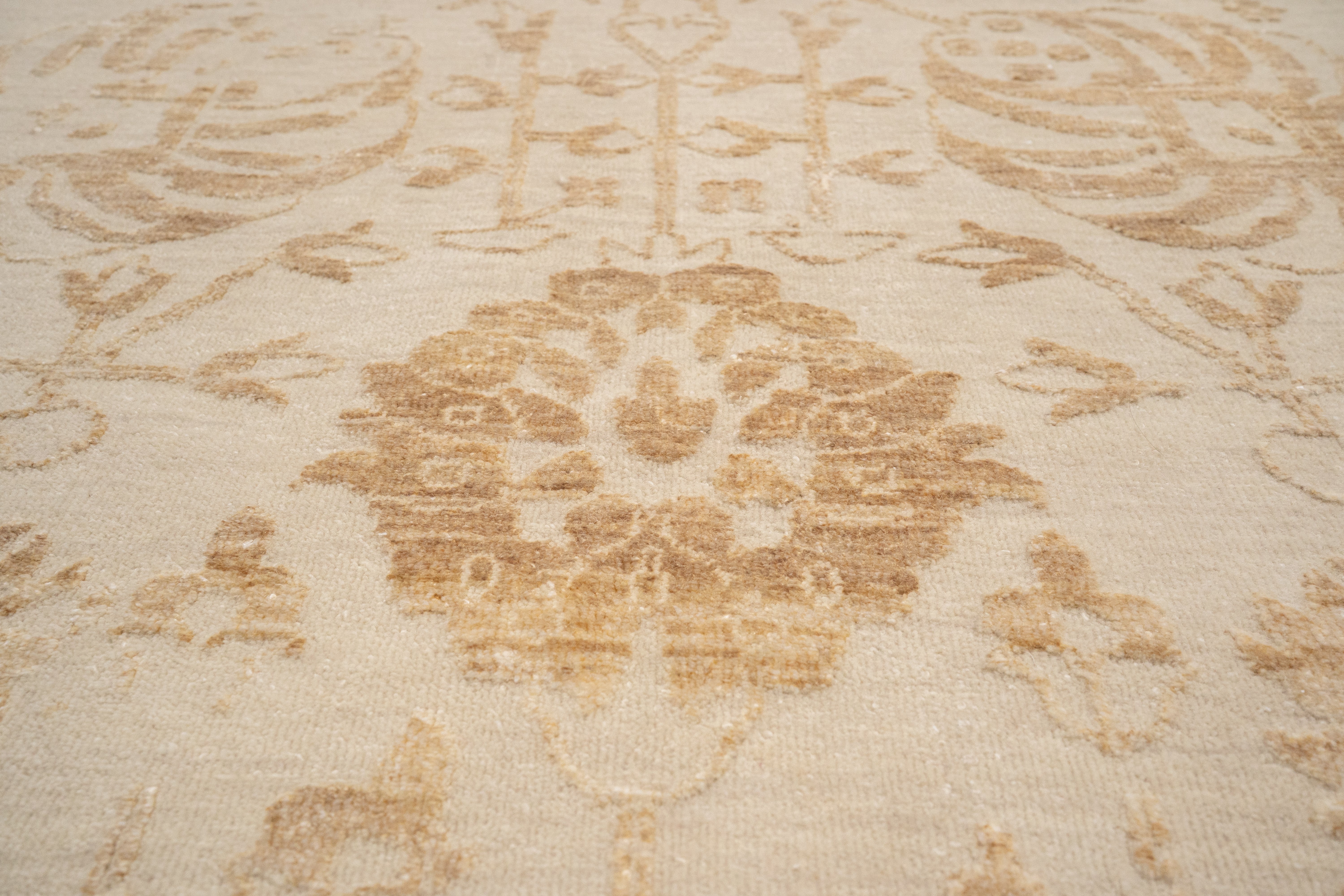 Handknotted Carpet  DIA- 992 VASE 3, Dark Vanilla & French Beige