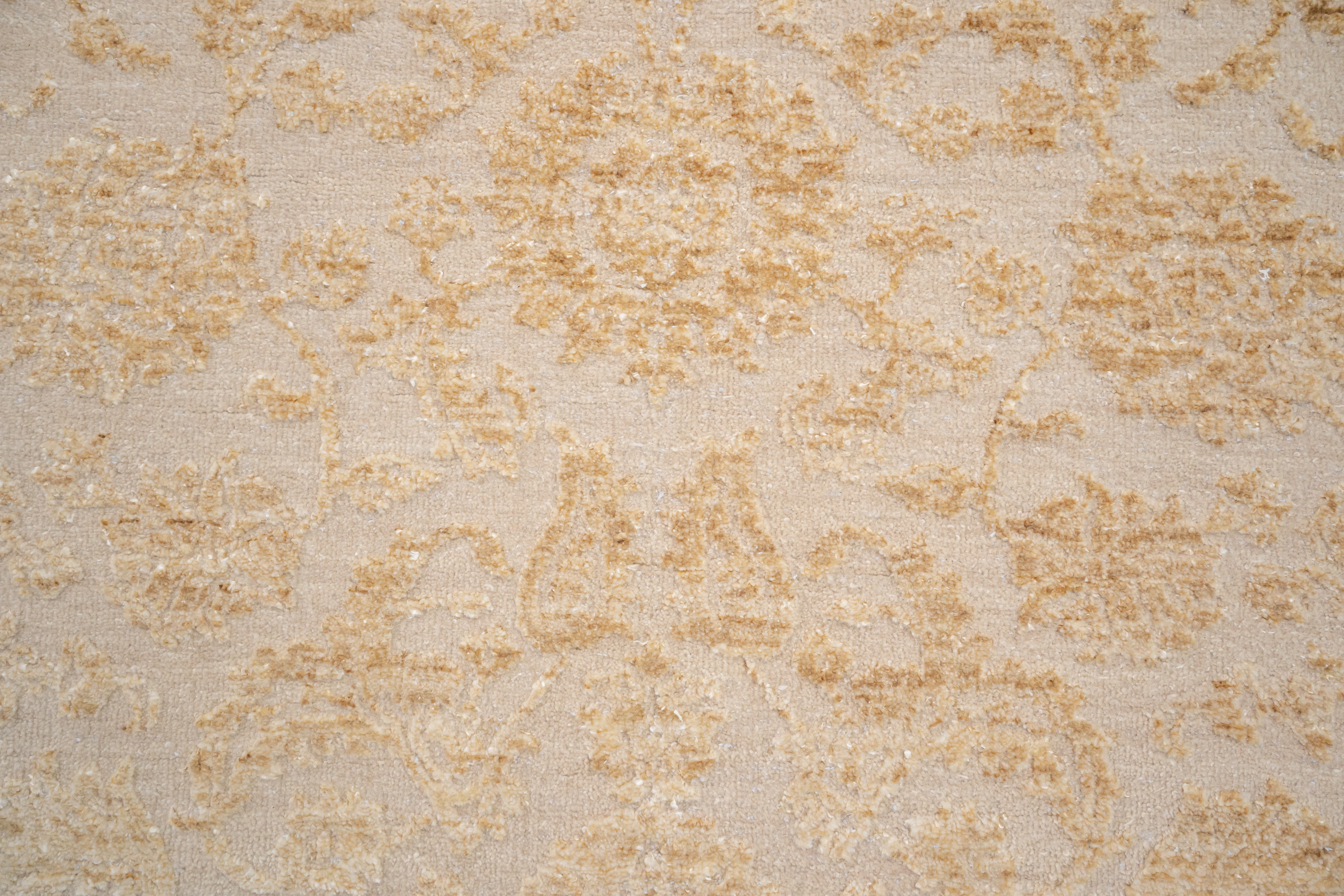 Handknotted Rug  DIA- 998 JK-A Dust Storm & Tan (Crayola)