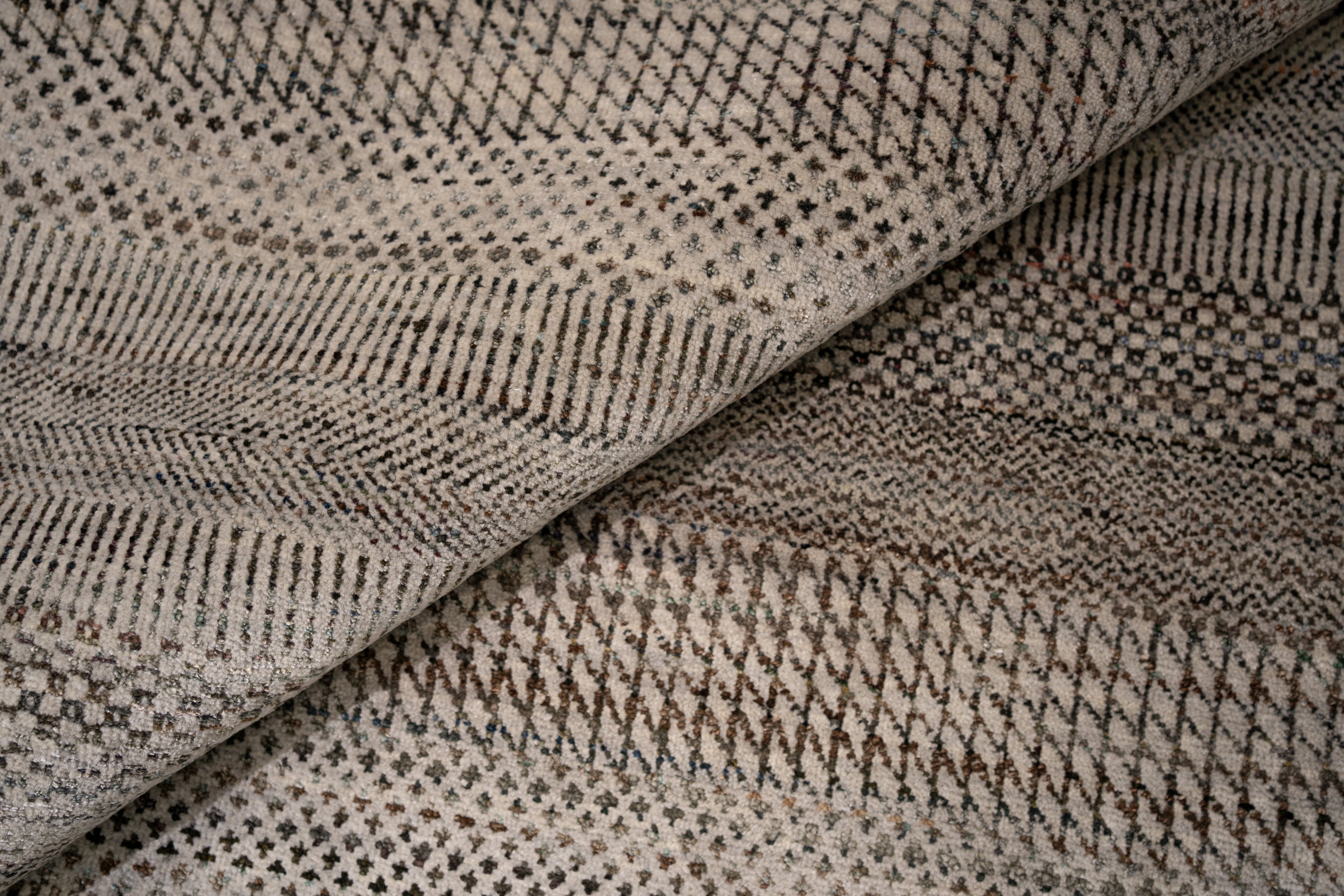 Handknotted Carpet DIA- 1018 MCN