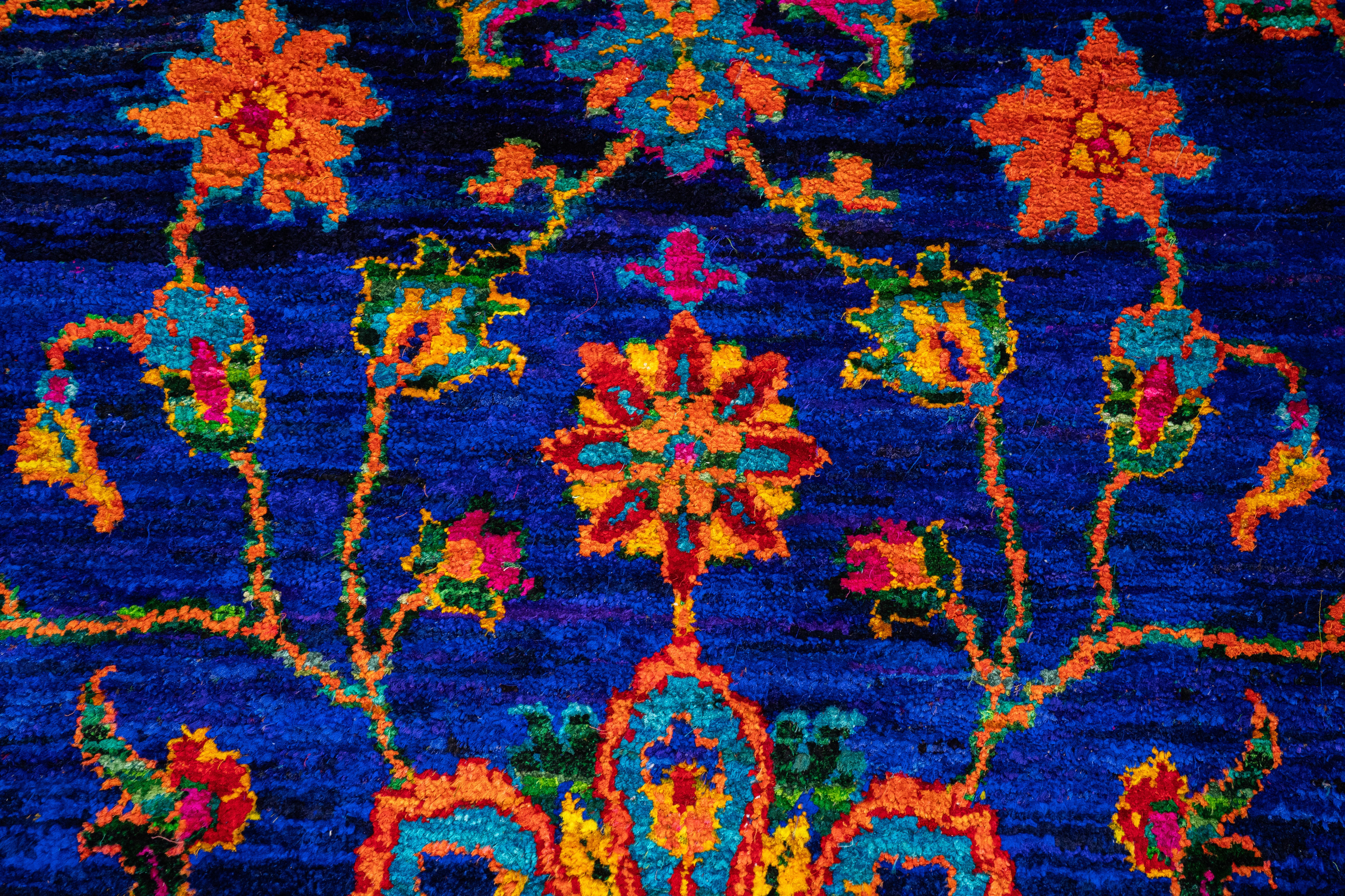 Handknotted Carpet, DIA: 1548 NEEL TAJ, MULTI Color