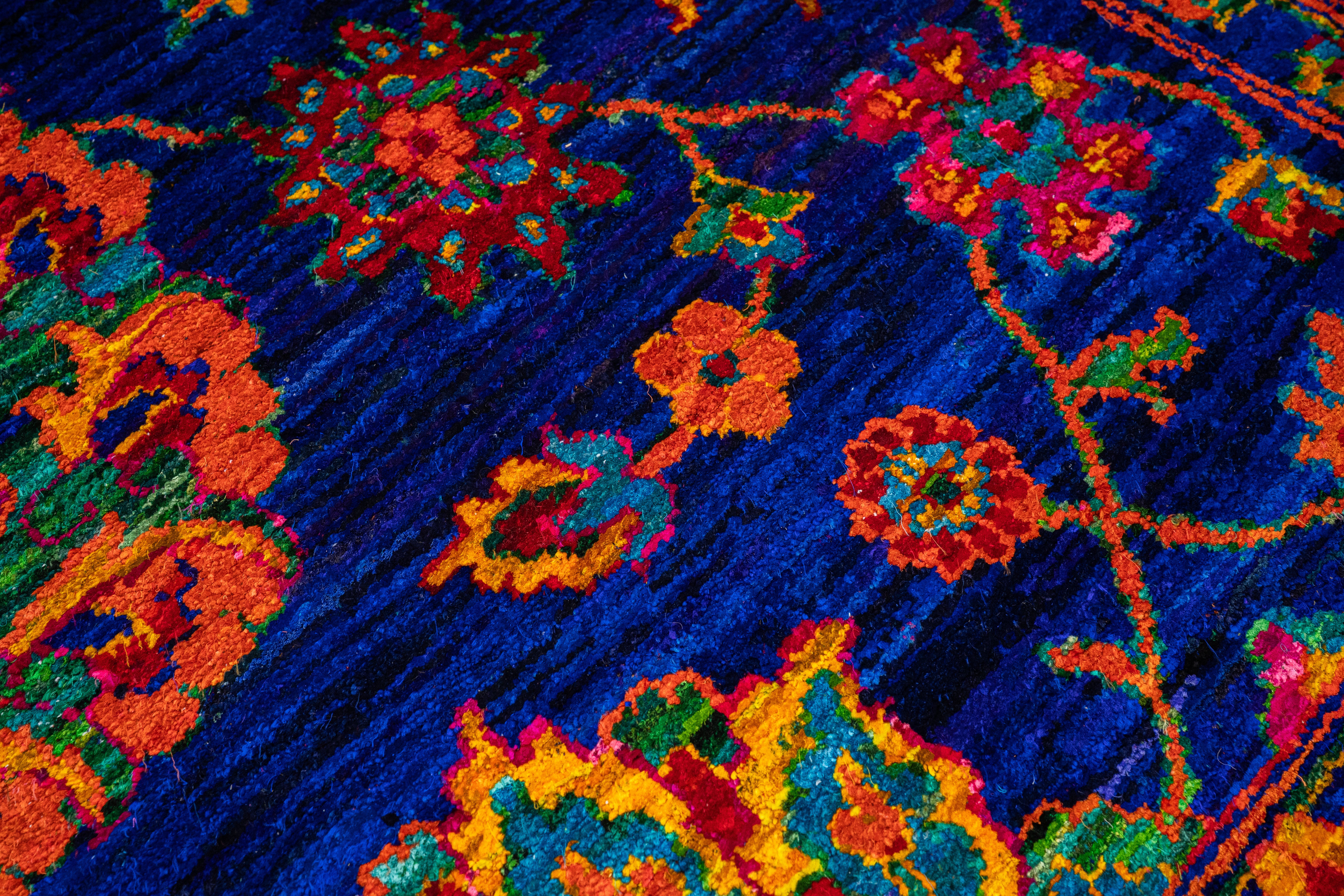 Handknotted Carpet, DIA: 1548 NEEL TAJ, MULTI Color