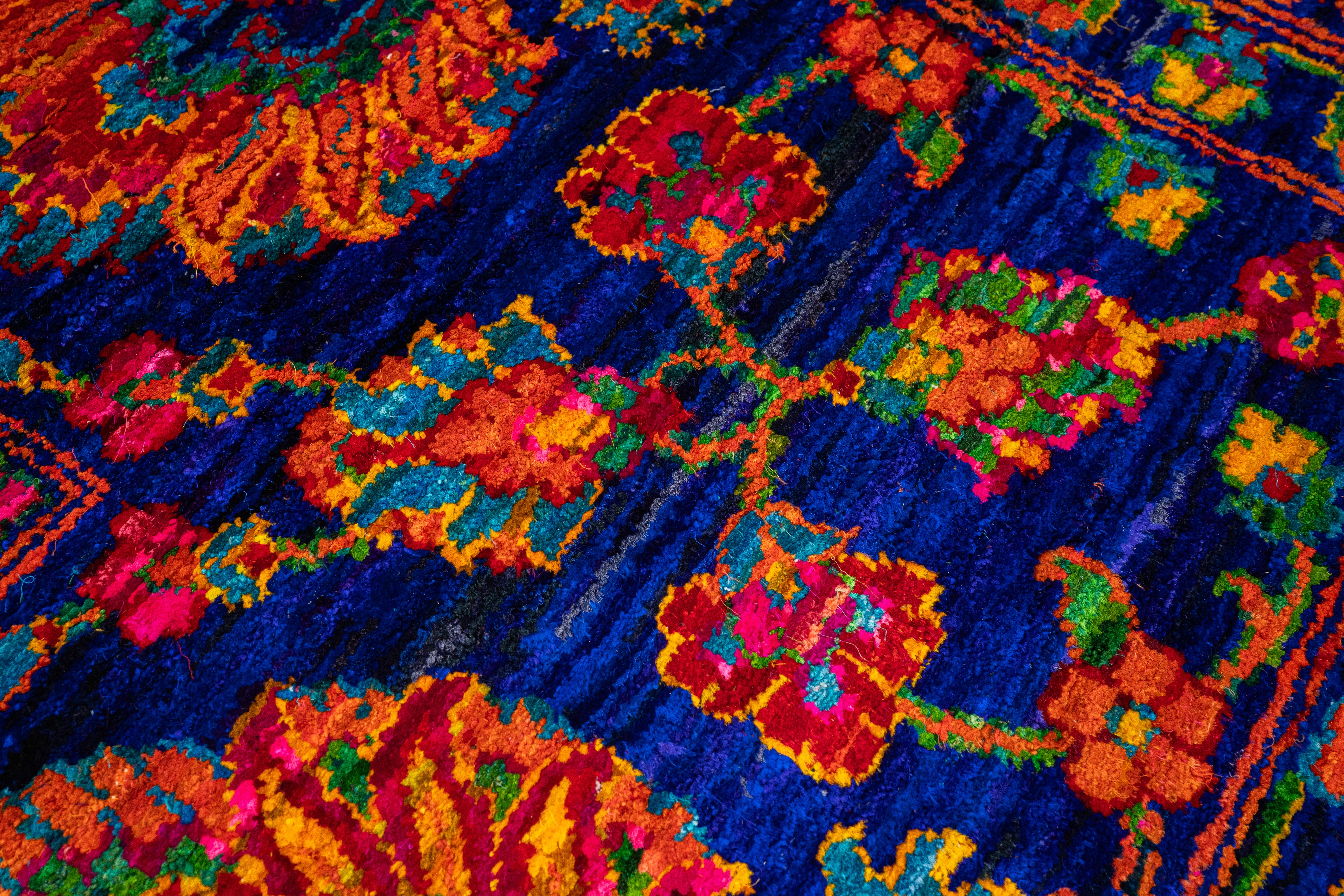 Handknotted Carpet, DIA: 1548 NEEL TAJ, MULTI Color