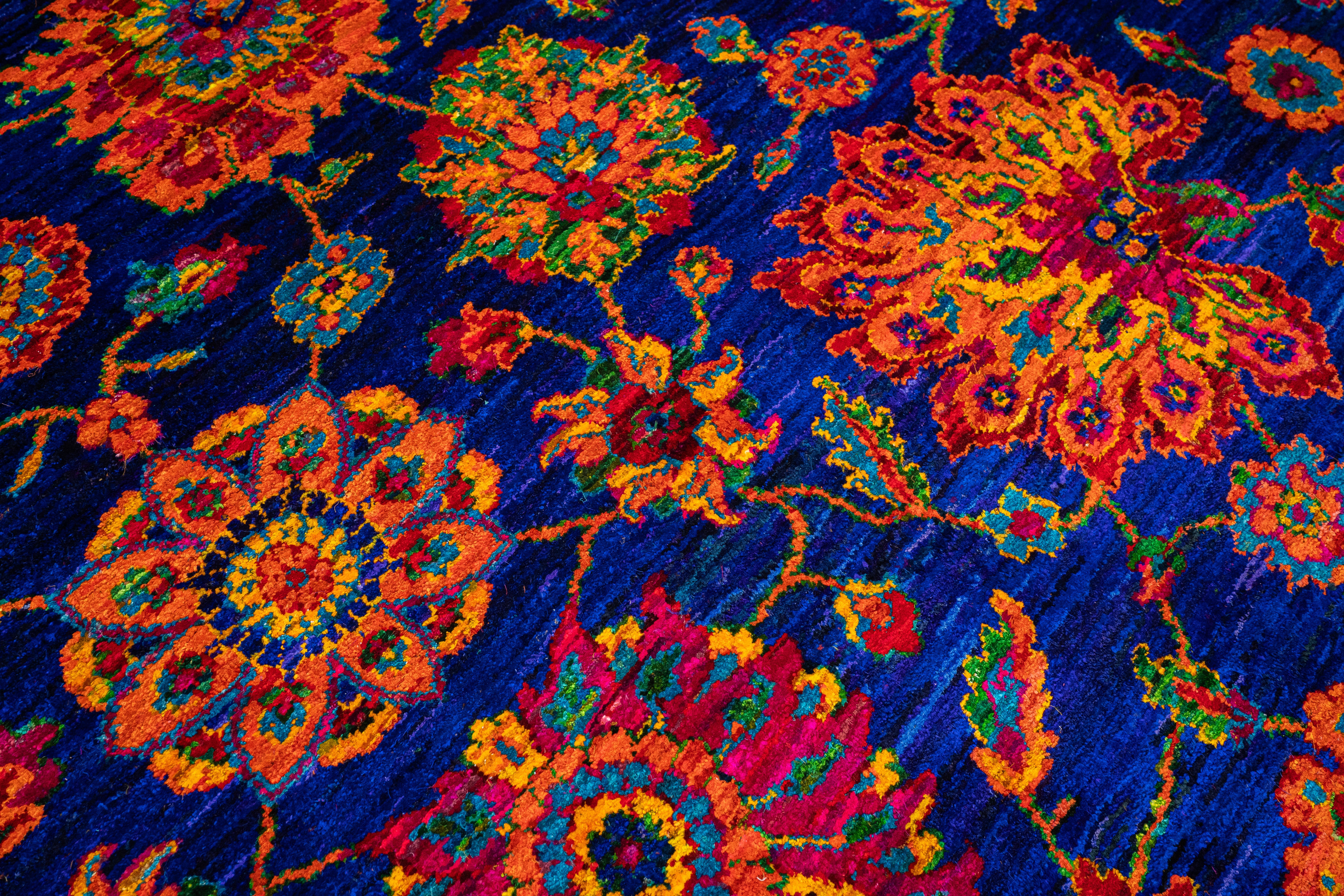 Handknotted Carpet, DIA: 1548 NEEL TAJ, MULTI Color