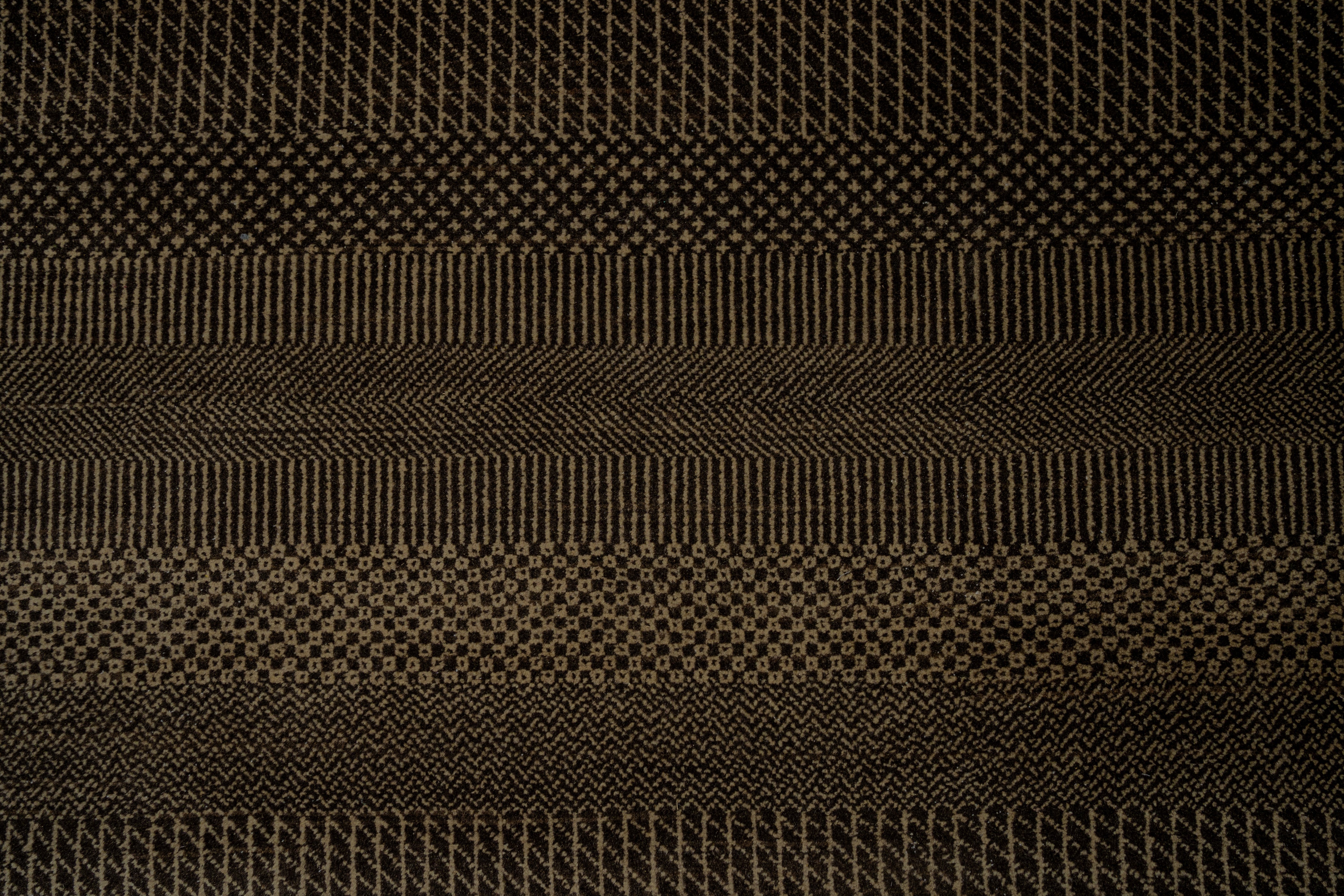 Handknotted Carpet DIA- 1637 MCN