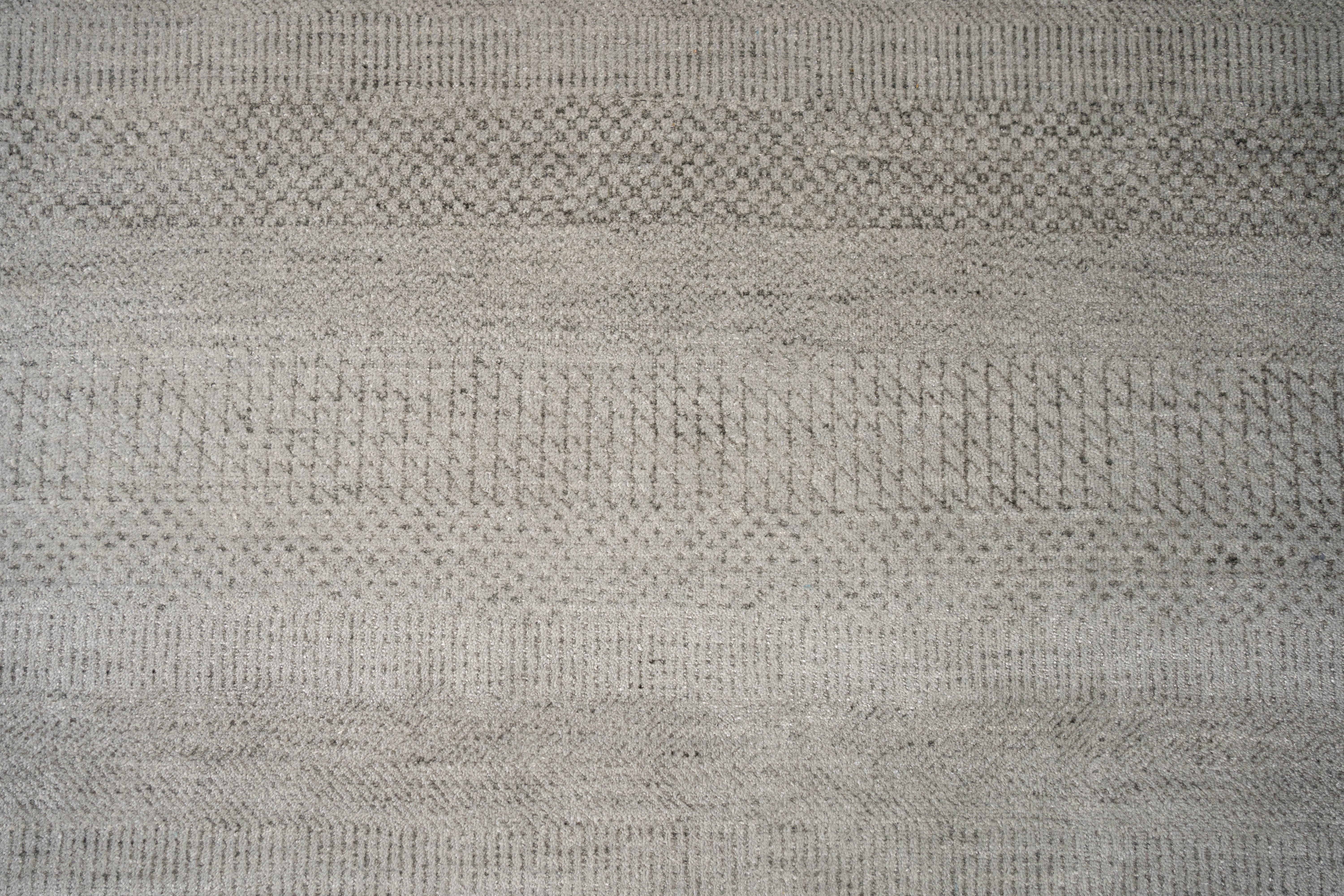 Handknotted Carpet DIA- 1682