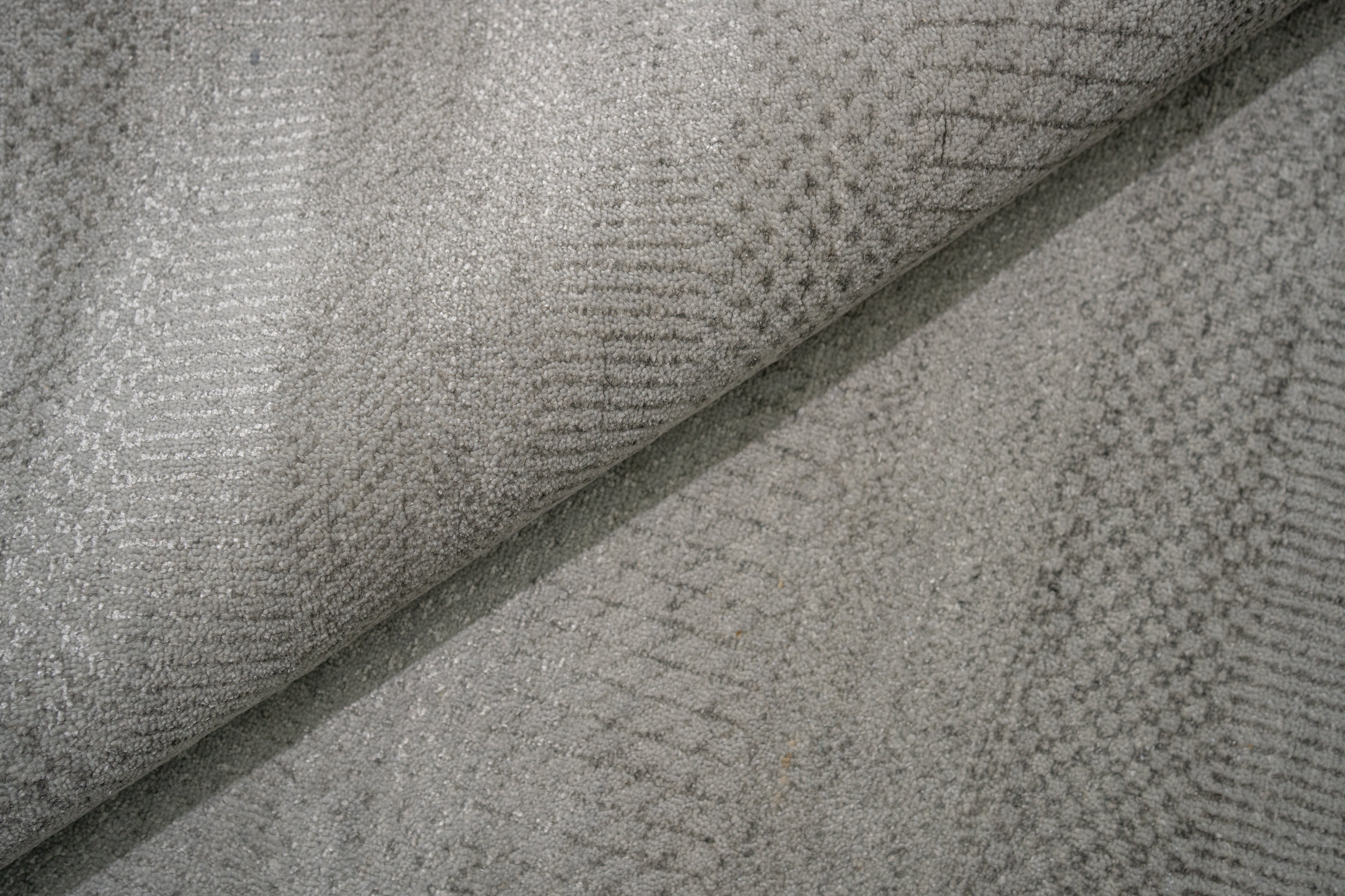 Handknotted Carpet DIA- 1682