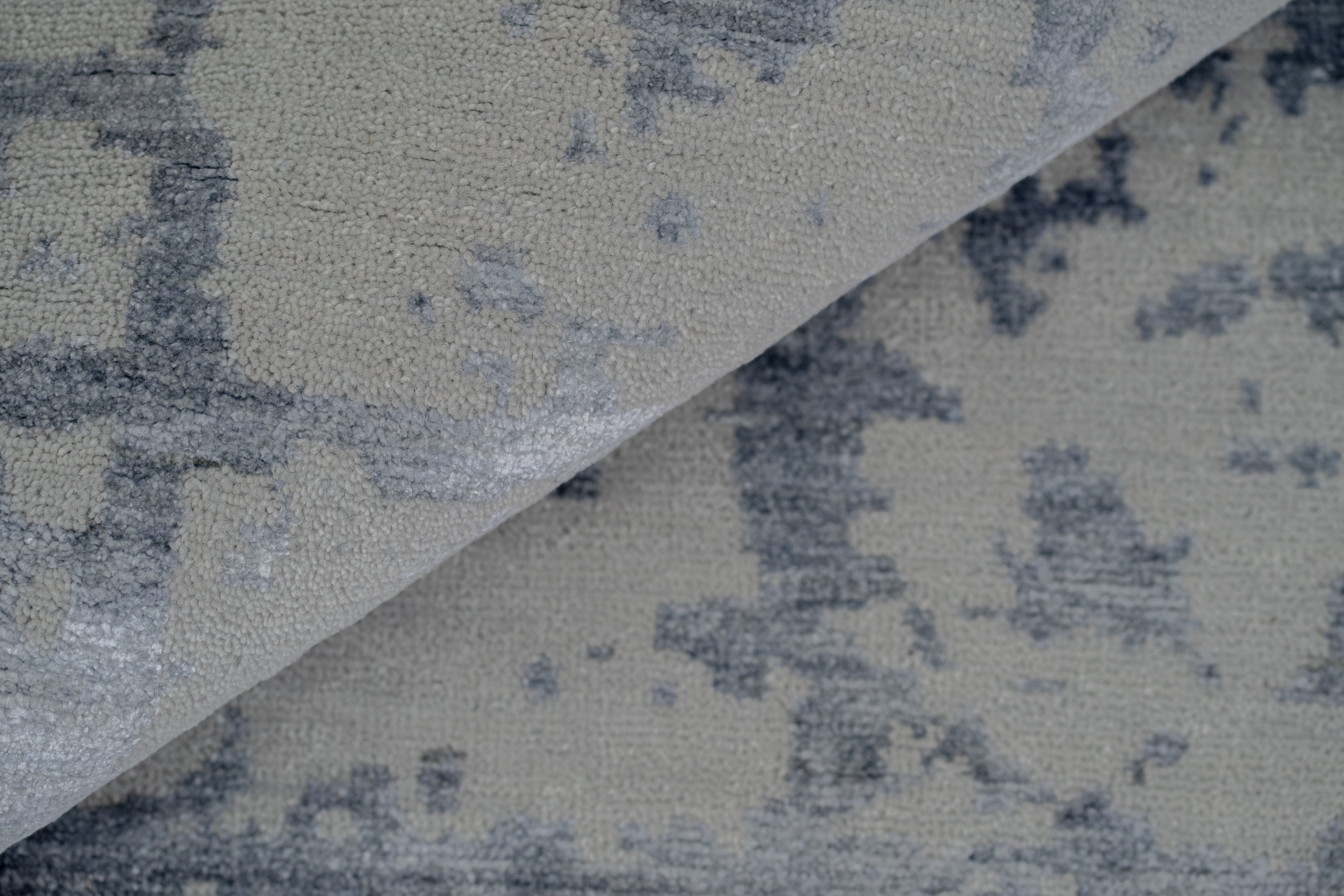 Abstract Design  Handknotted Carpet DIA- 1045 CHECK, Silver & Grey