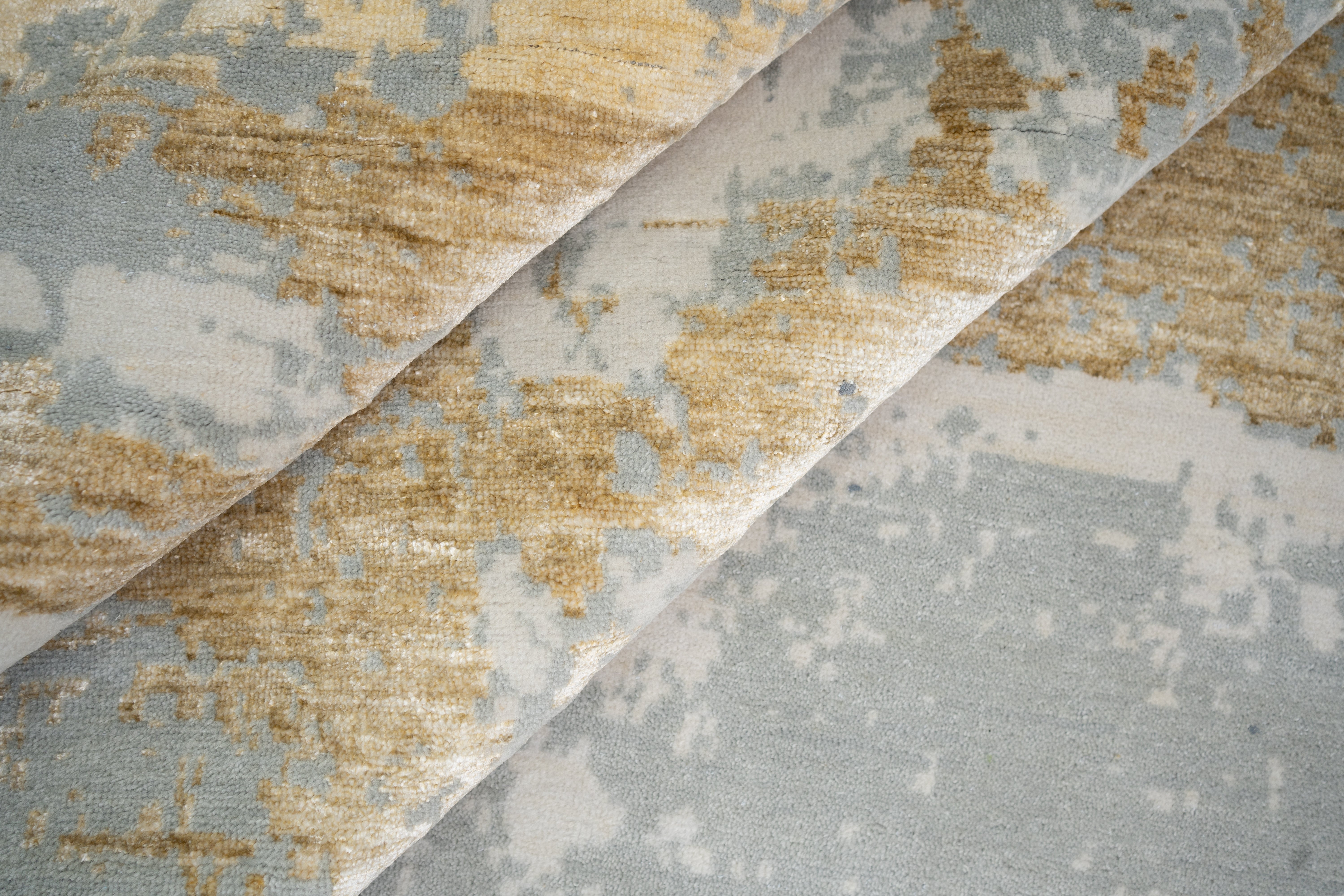 Abstract Design  Handknotted Carpet DIA- 70