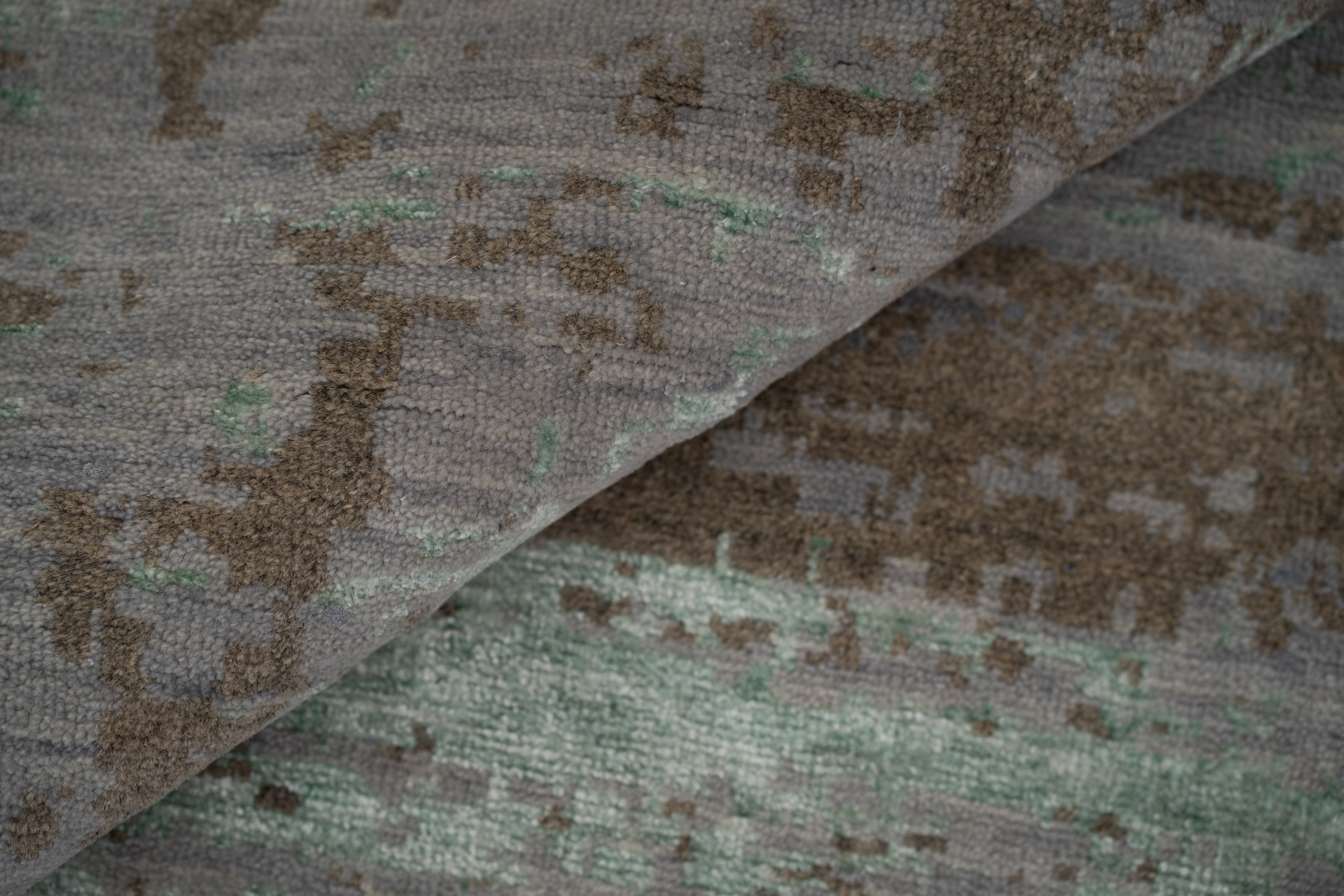 Abstact Design Handknotted Carpet DIA- 1278