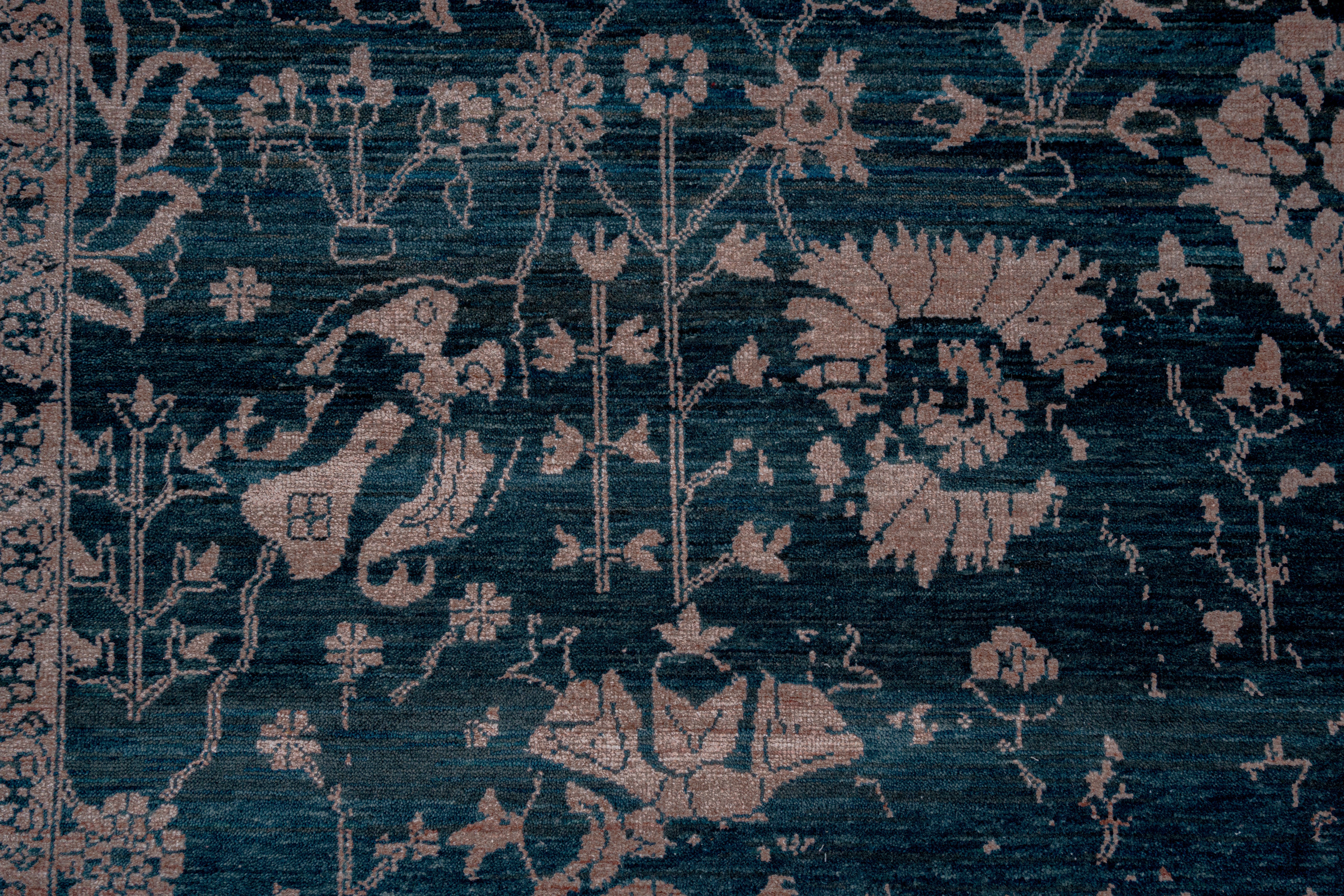 Handknotted Modern Carpet DIA- 181 VASE 3