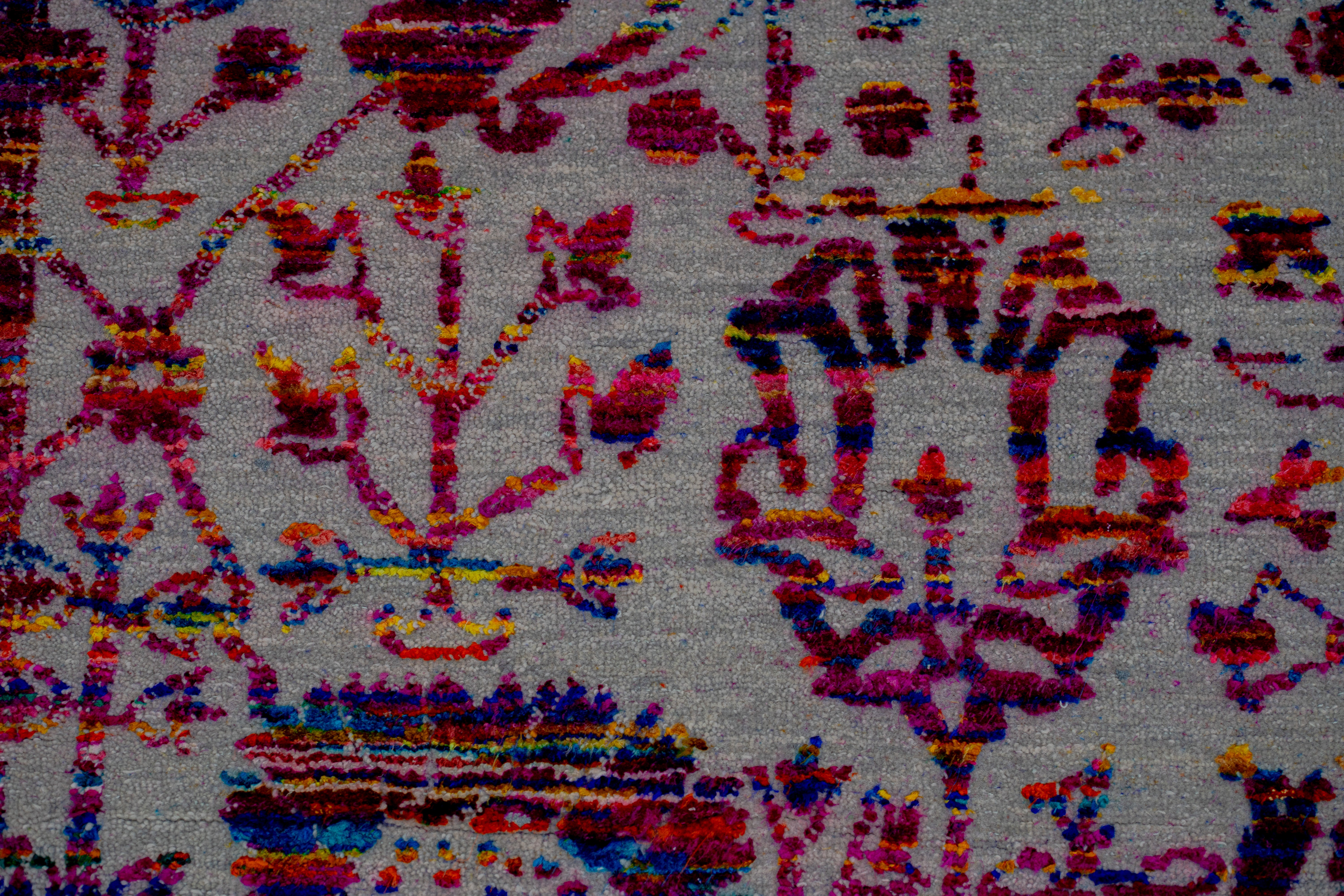 Handknotted Modern Carpet DIA- 3386 VASE 3