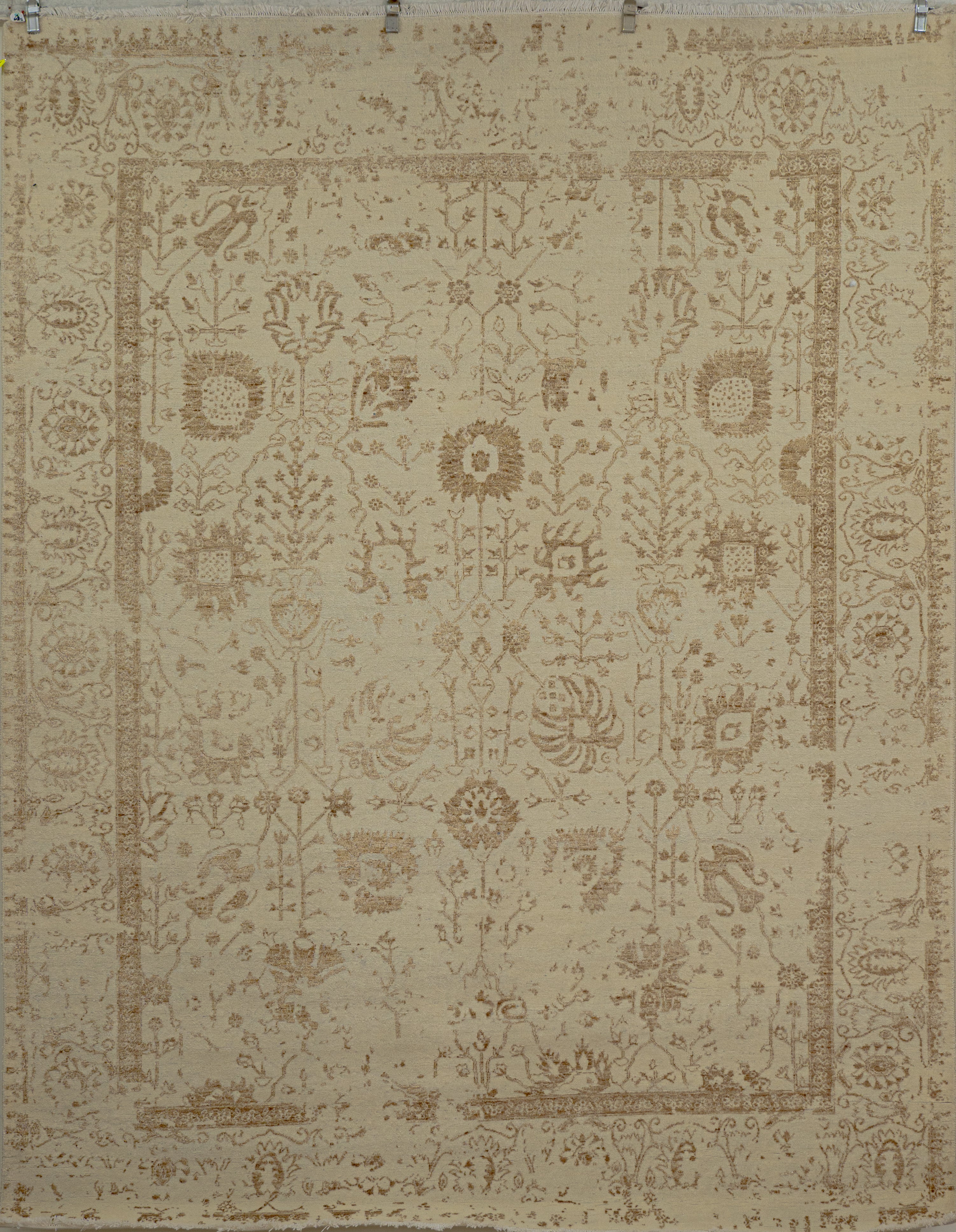 Handknotted Modern Carpet DIA- 4357 VASE 3