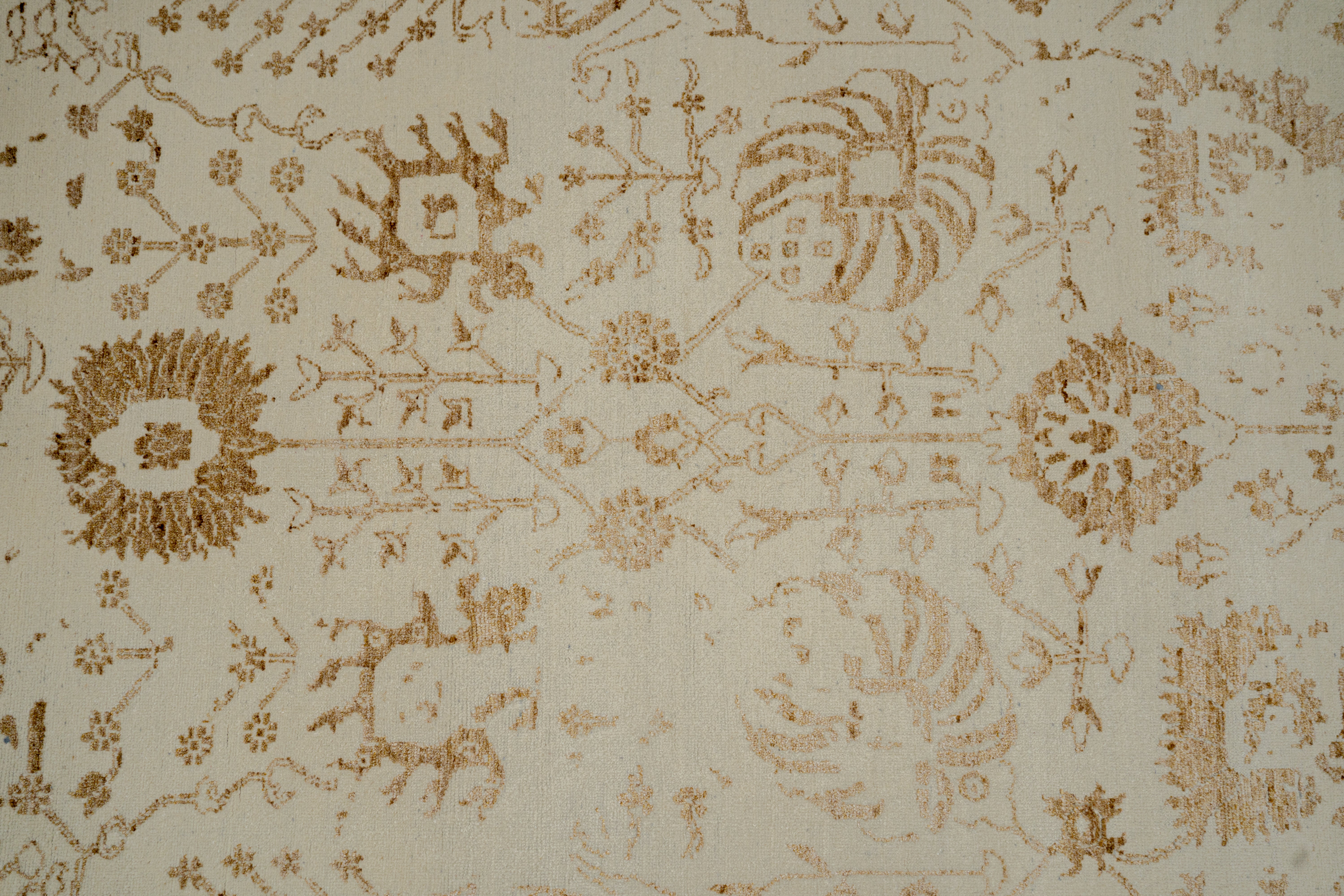 Handknotted Modern Carpet DIA- 4357 VASE 3