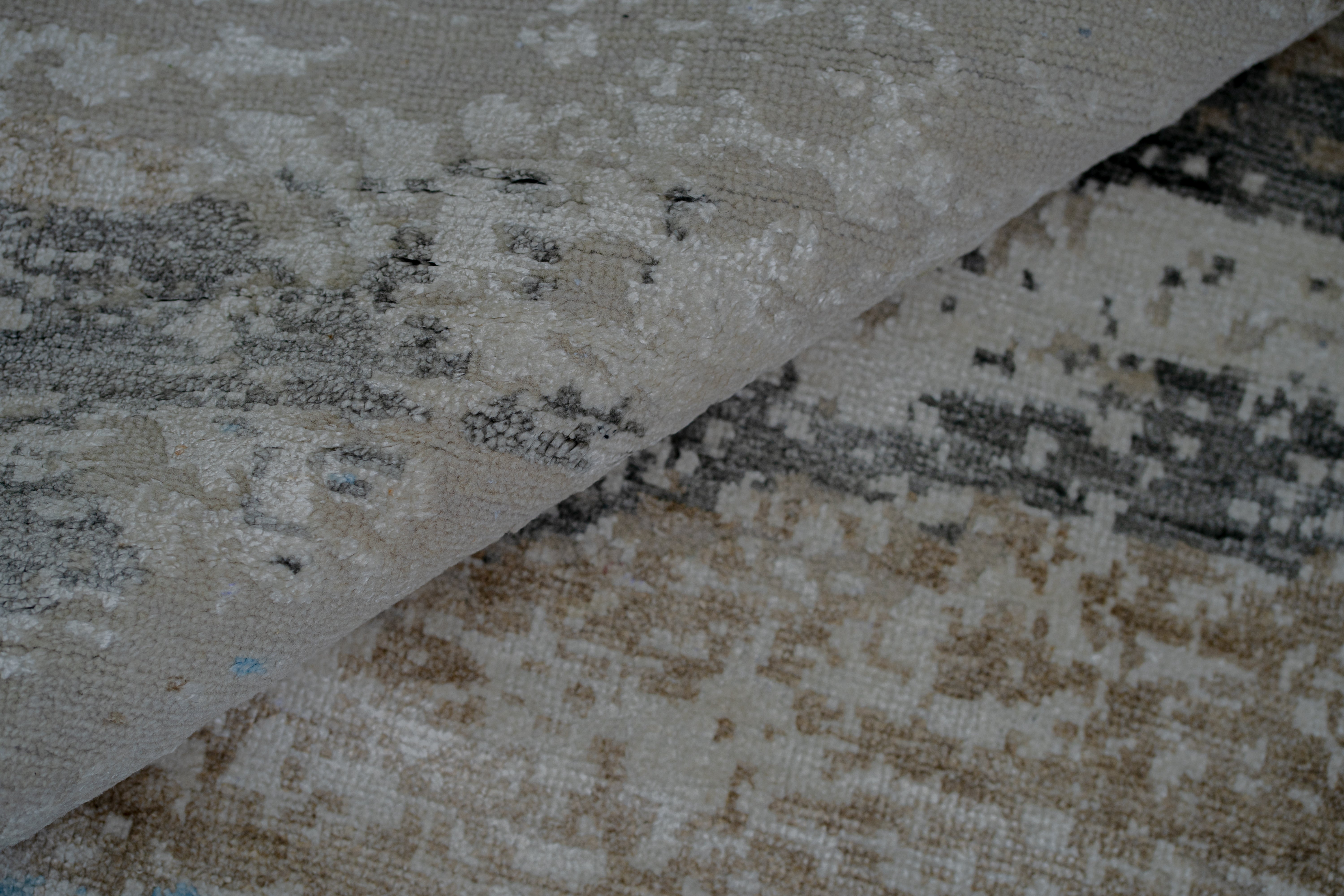 Abstact Design Handknotted Carpet DIA- 672