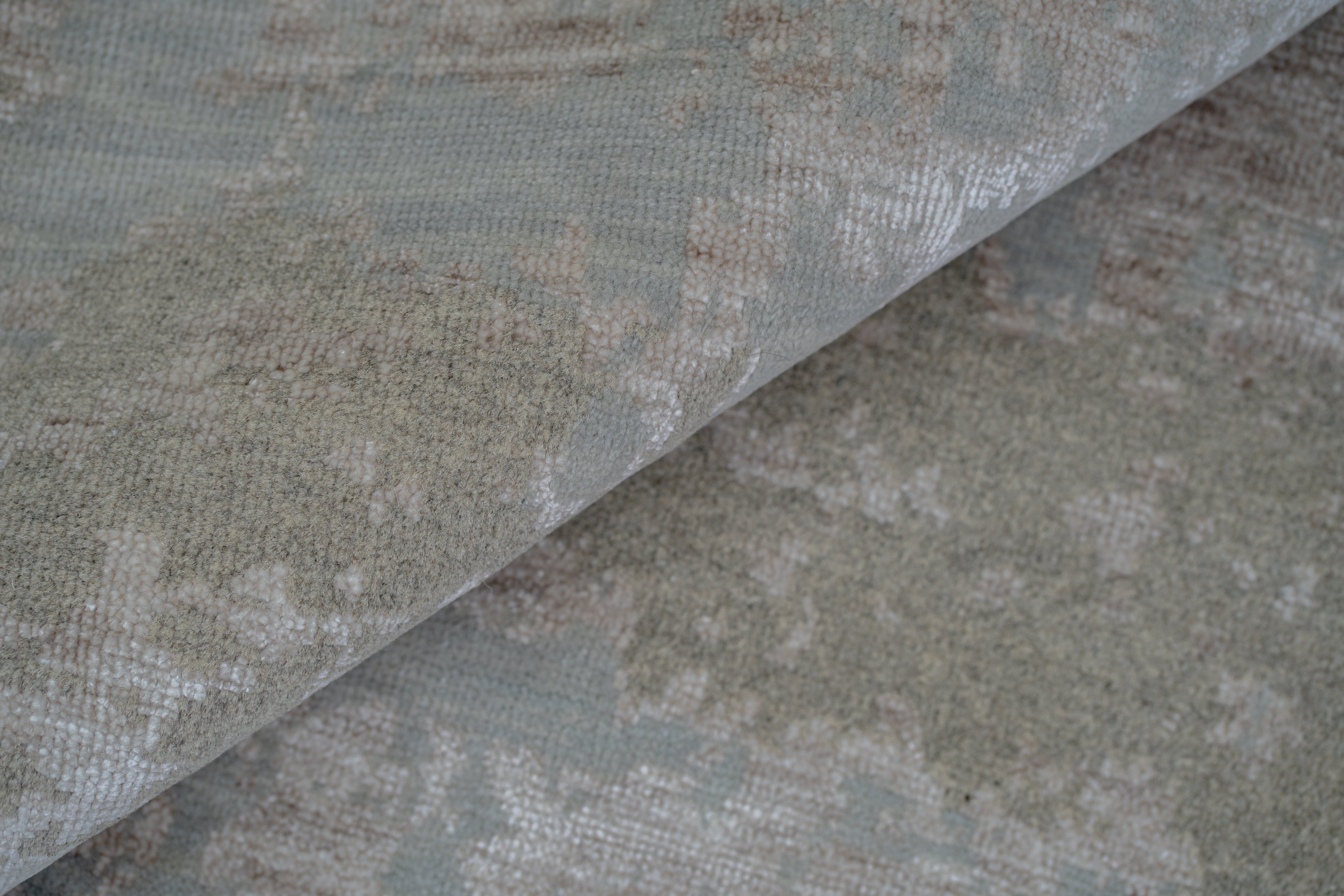 Abstact Design Handknotted Carpet DIA- 67