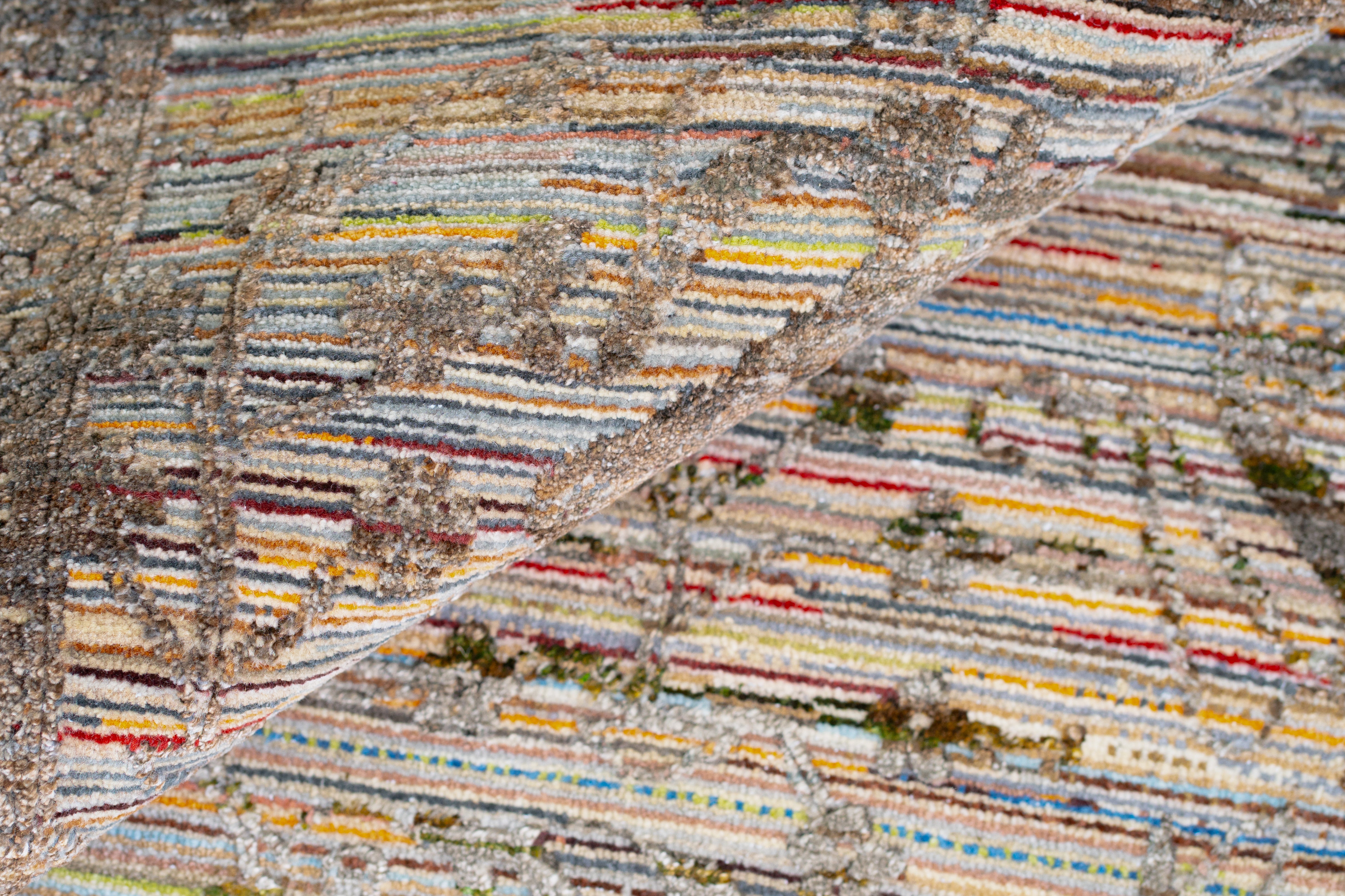 Handknotted Modern Carpet DIA- 1418 VASE 3