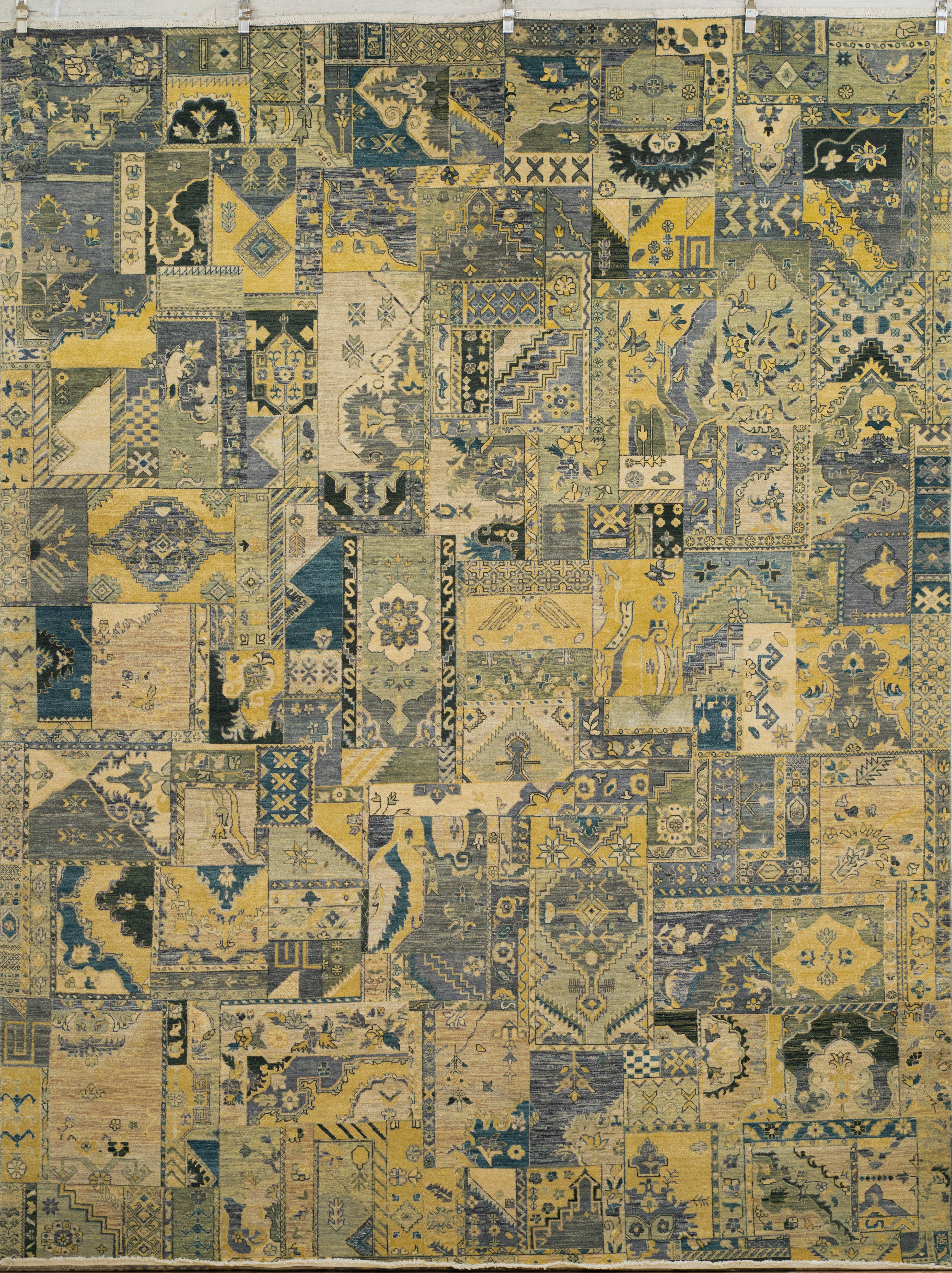 Handknotted Modern Carpet DIA- 1794
