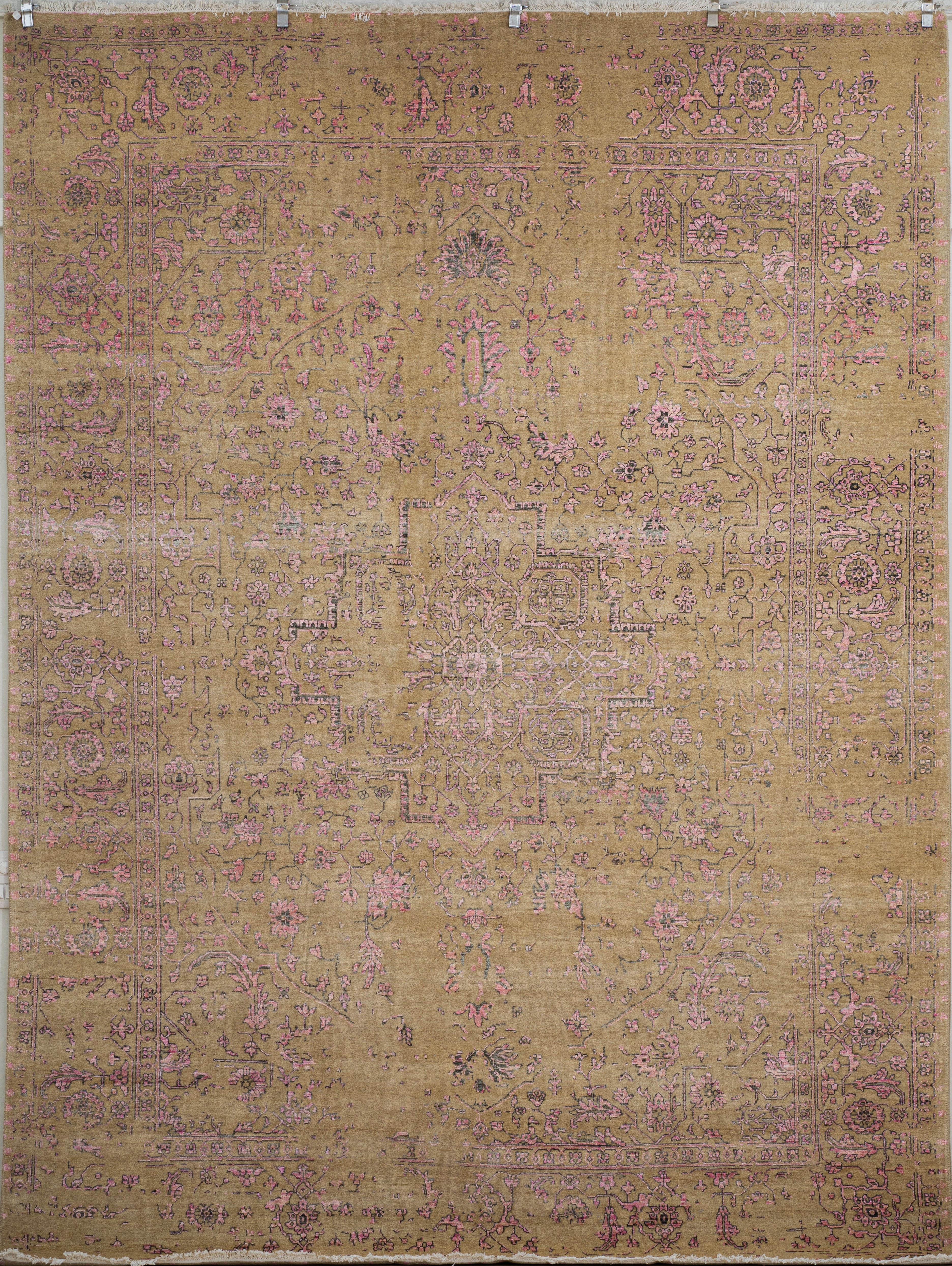 Handknotted Carpet DIA- 2392 SERAPI