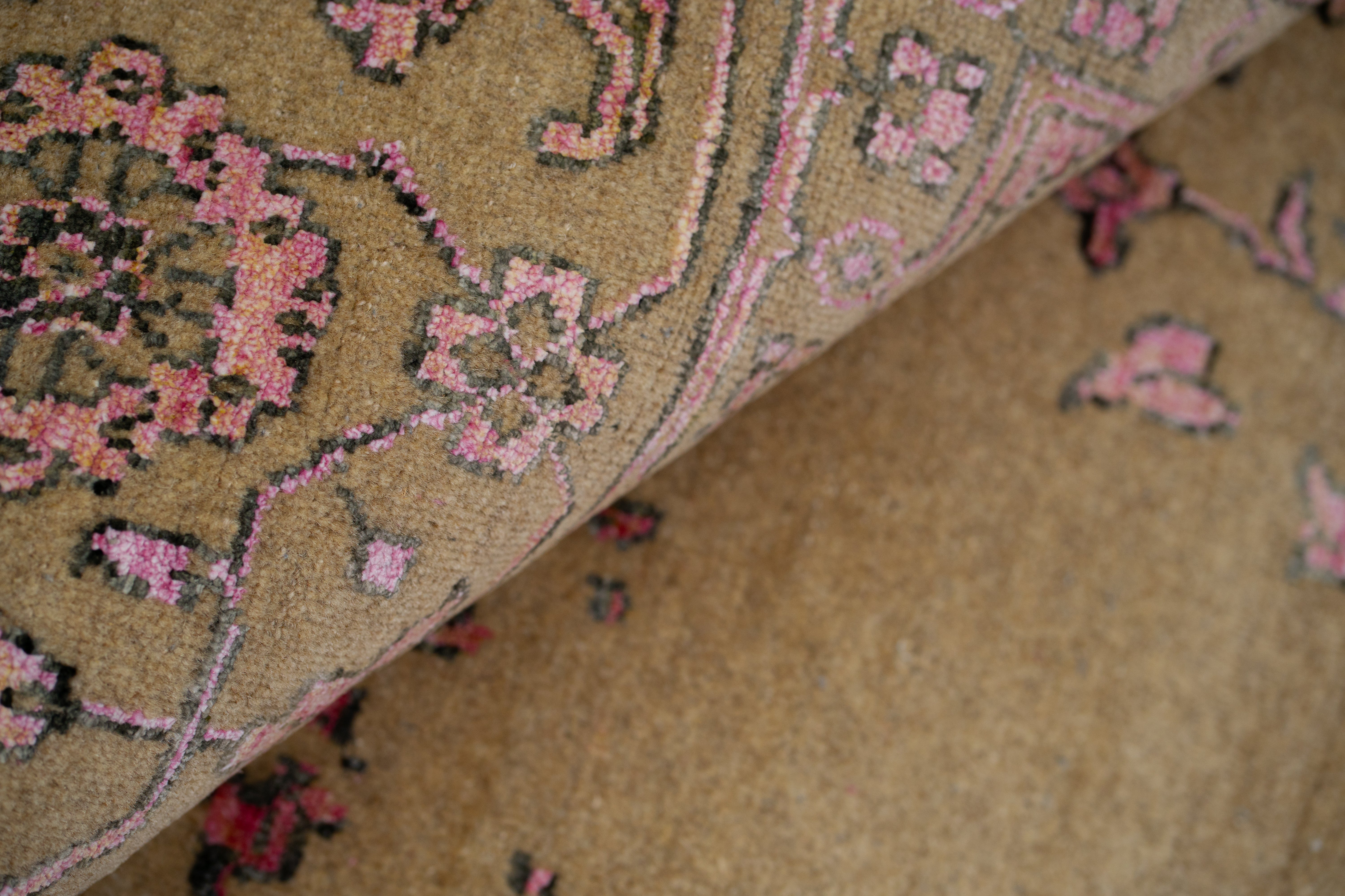Handknotted Carpet DIA- 2392 SERAPI