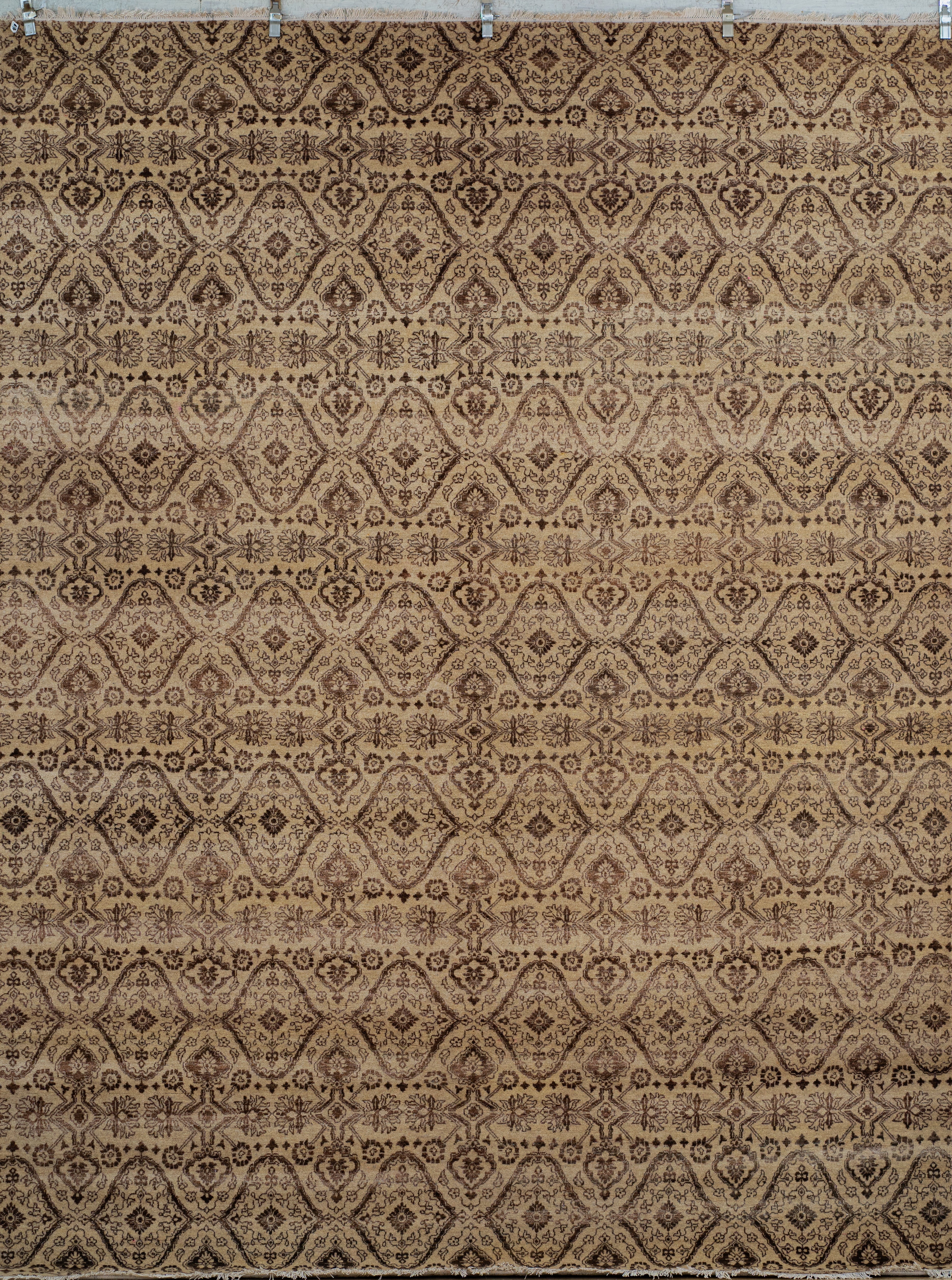 Handknotted Modern Carpet DIA- 370 HALI
