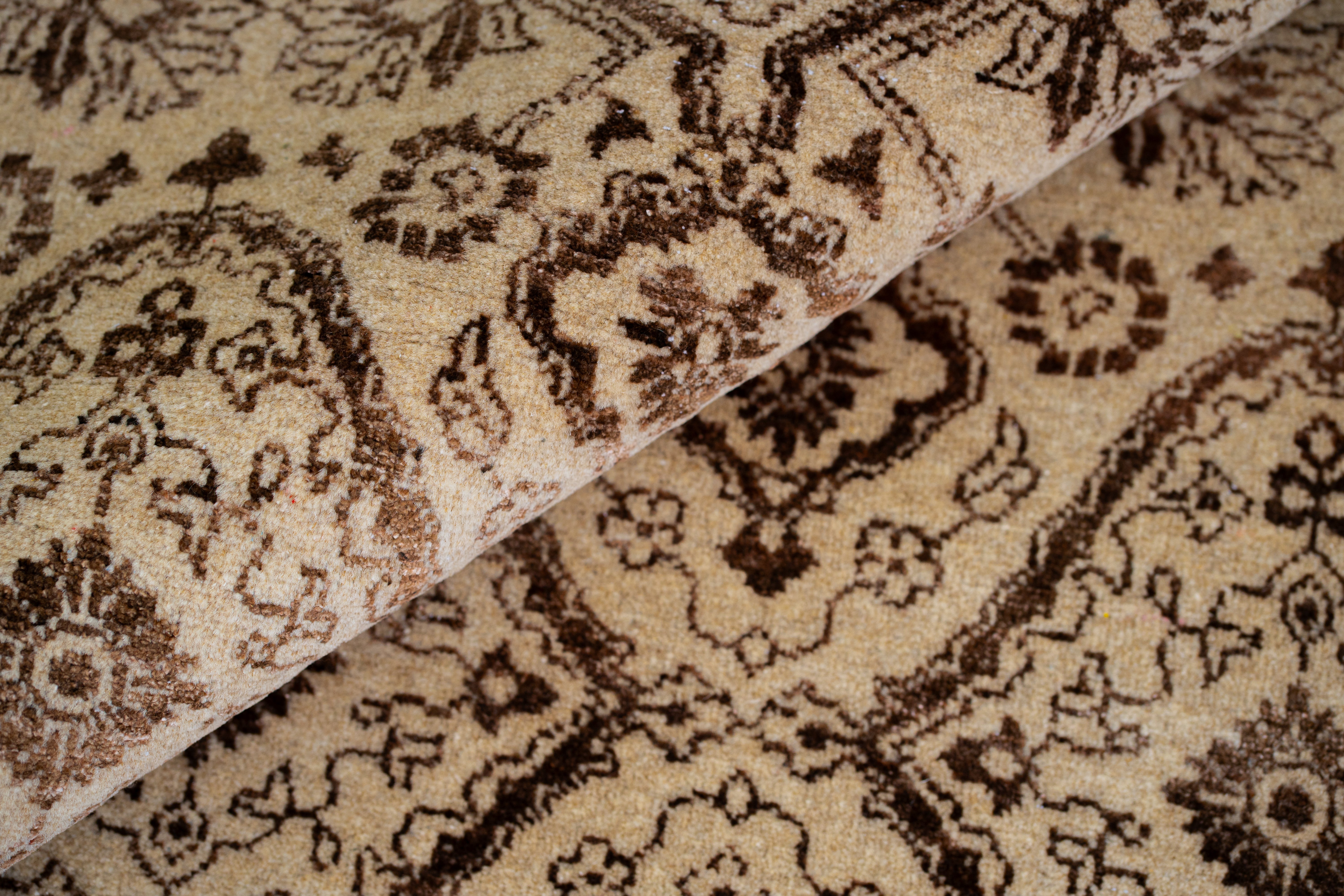 Handknotted Modern Carpet DIA- 370 HALI