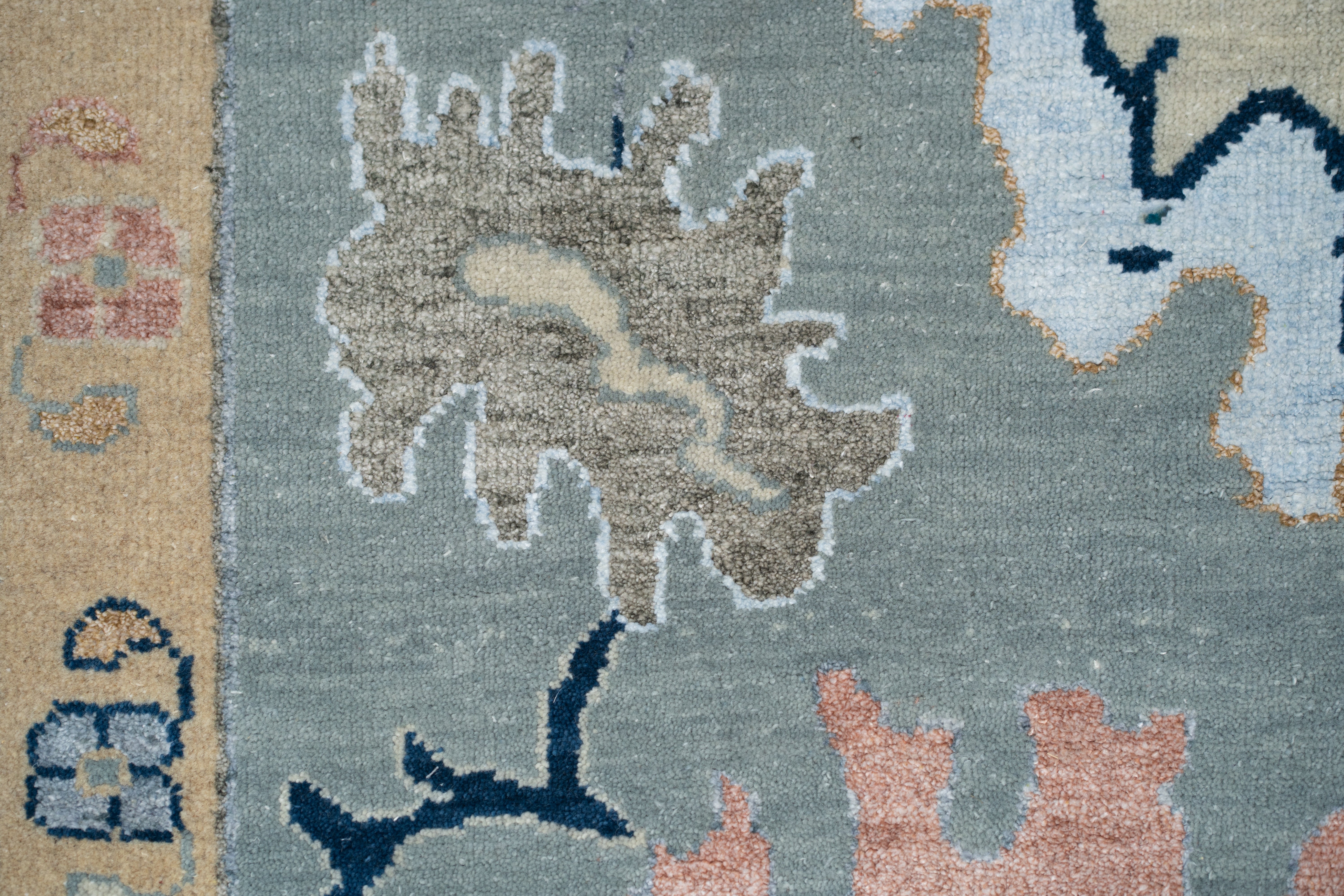 Handknotted OUSHAK Carpet DIA- 393