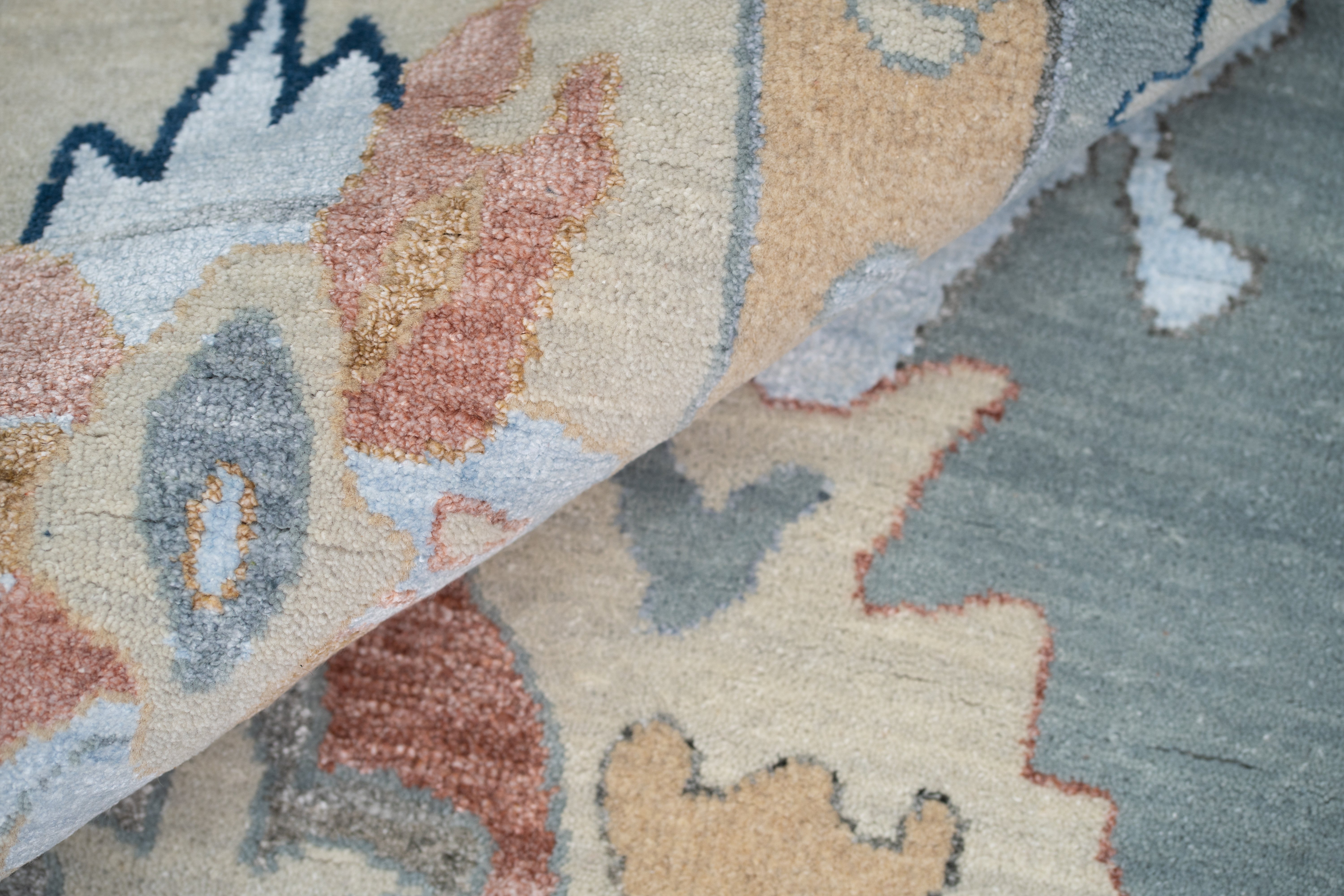 Handknotted OUSHAK Carpet DIA- 393