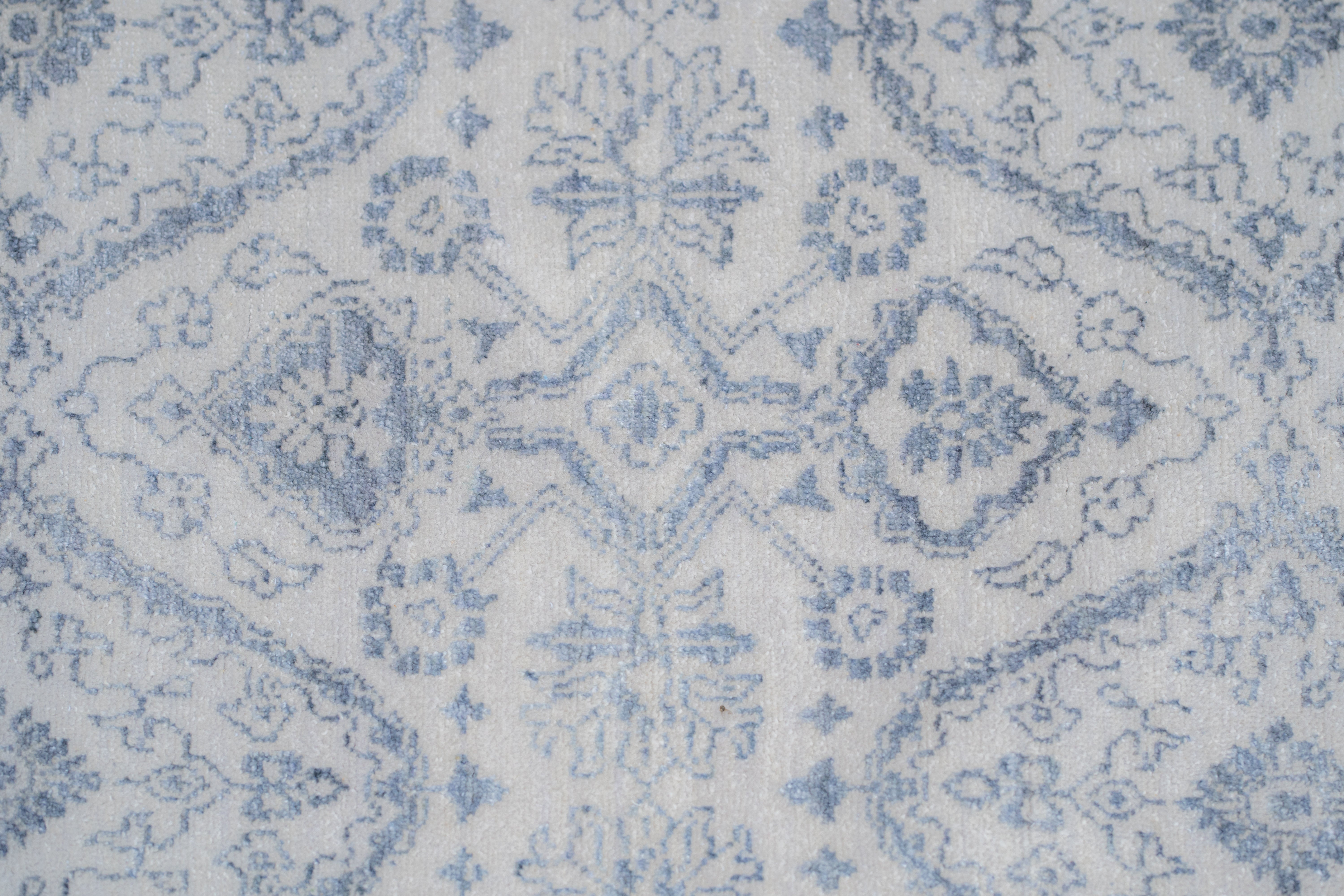 Handknotted Modern Carpet DIA- 962 HALI