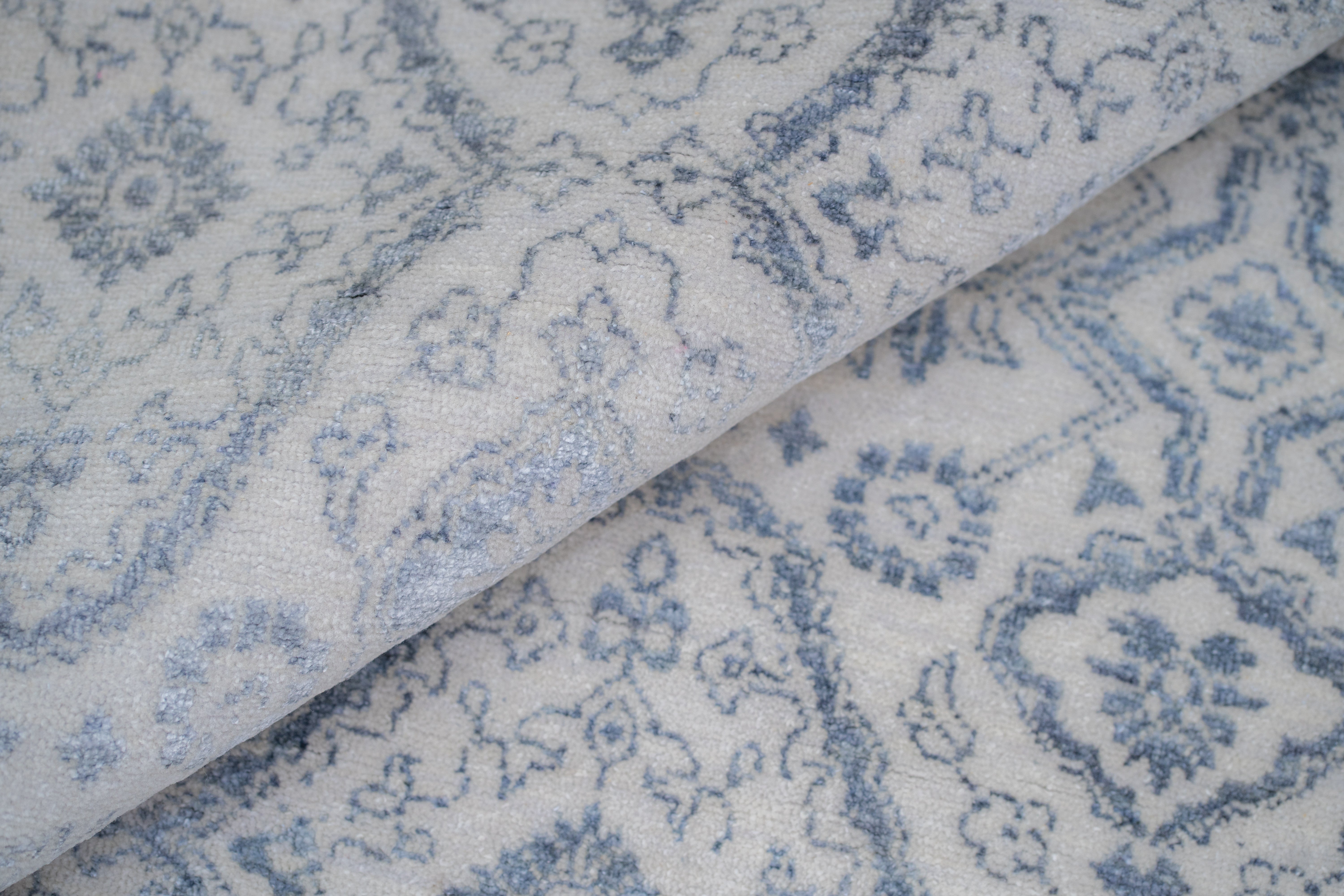 Handknotted Modern Carpet DIA- 962 HALI