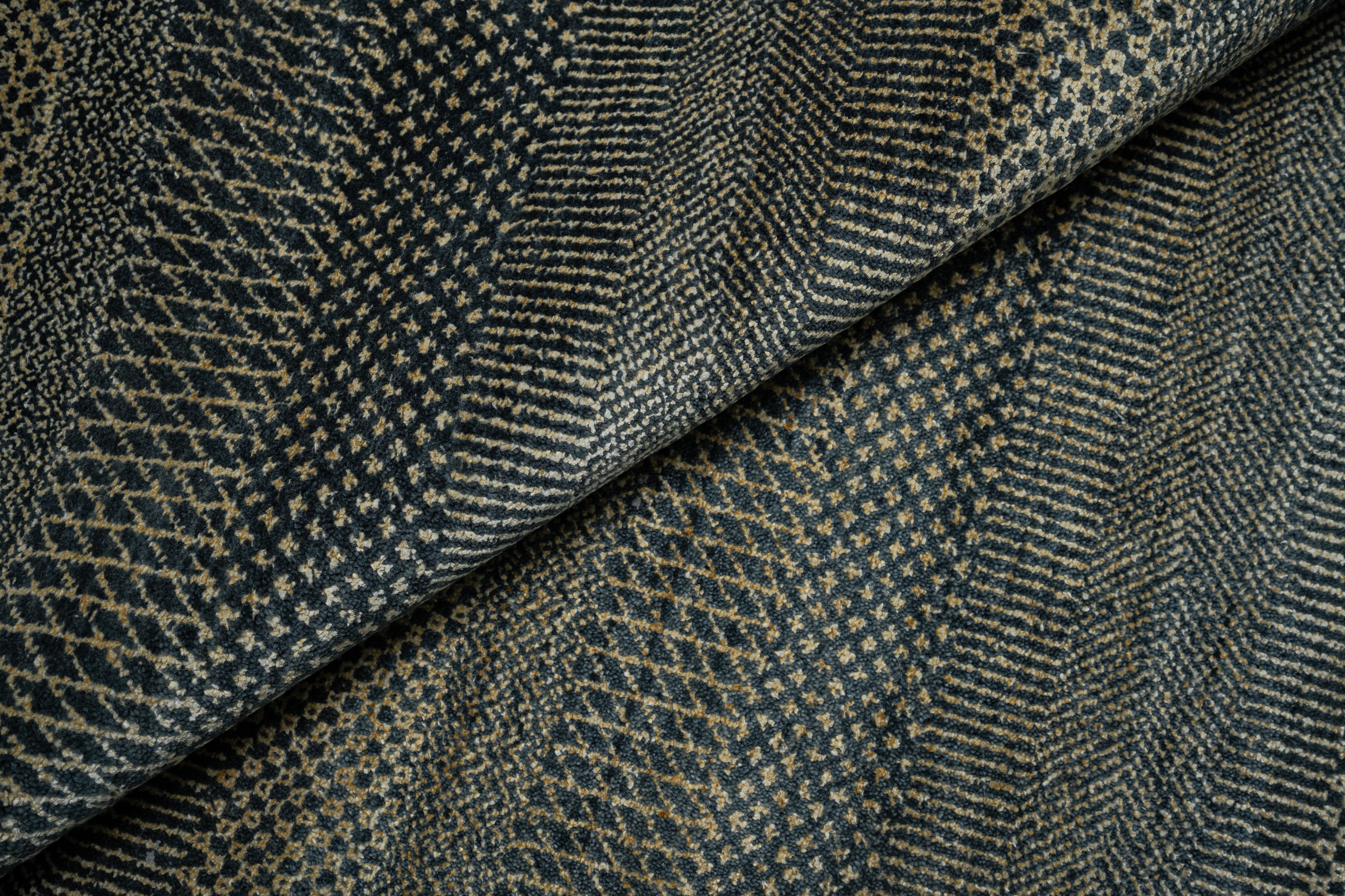 Handknotted Carpet DIA- 1560
