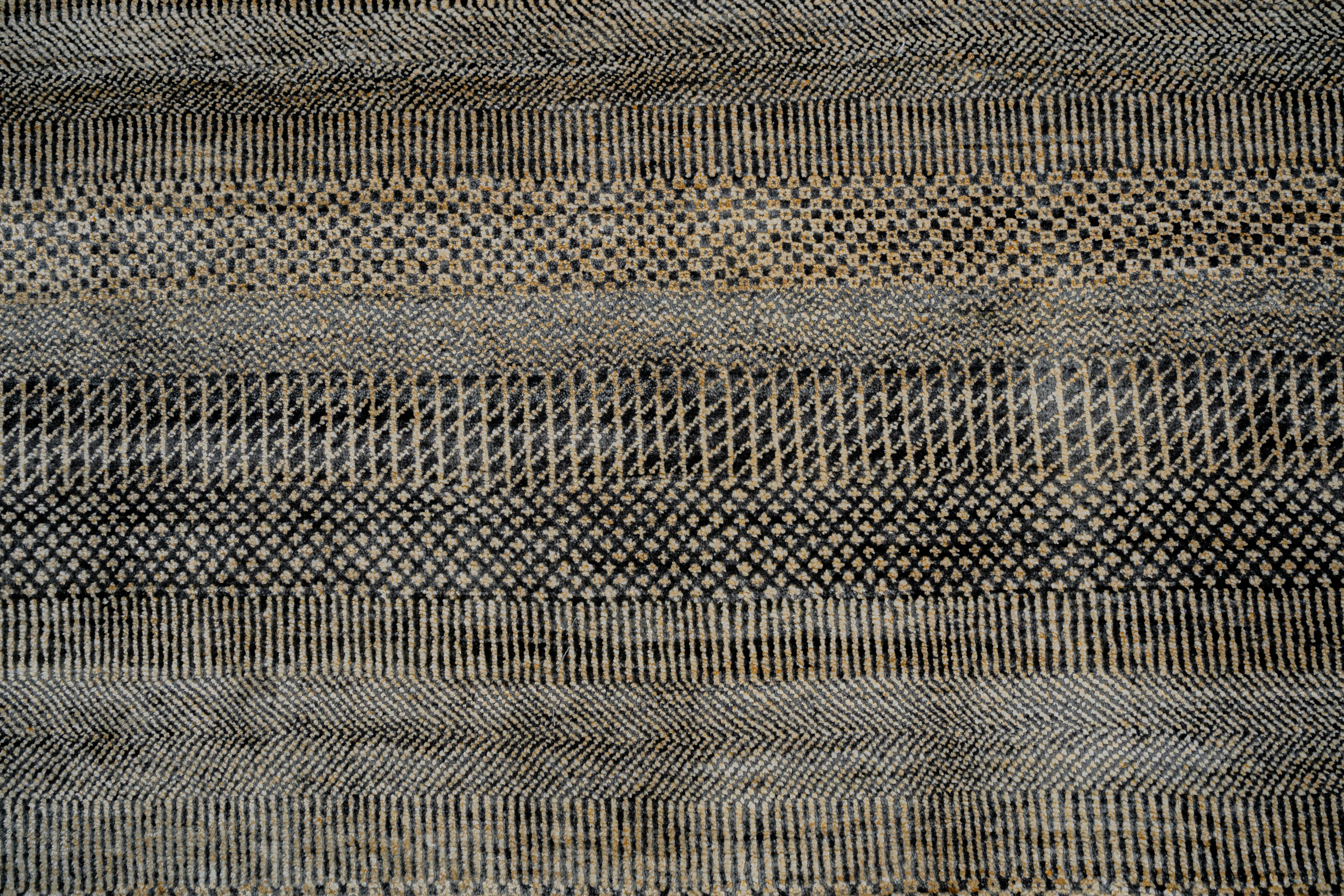 Handknotted Carpet DIA- 833 MCN