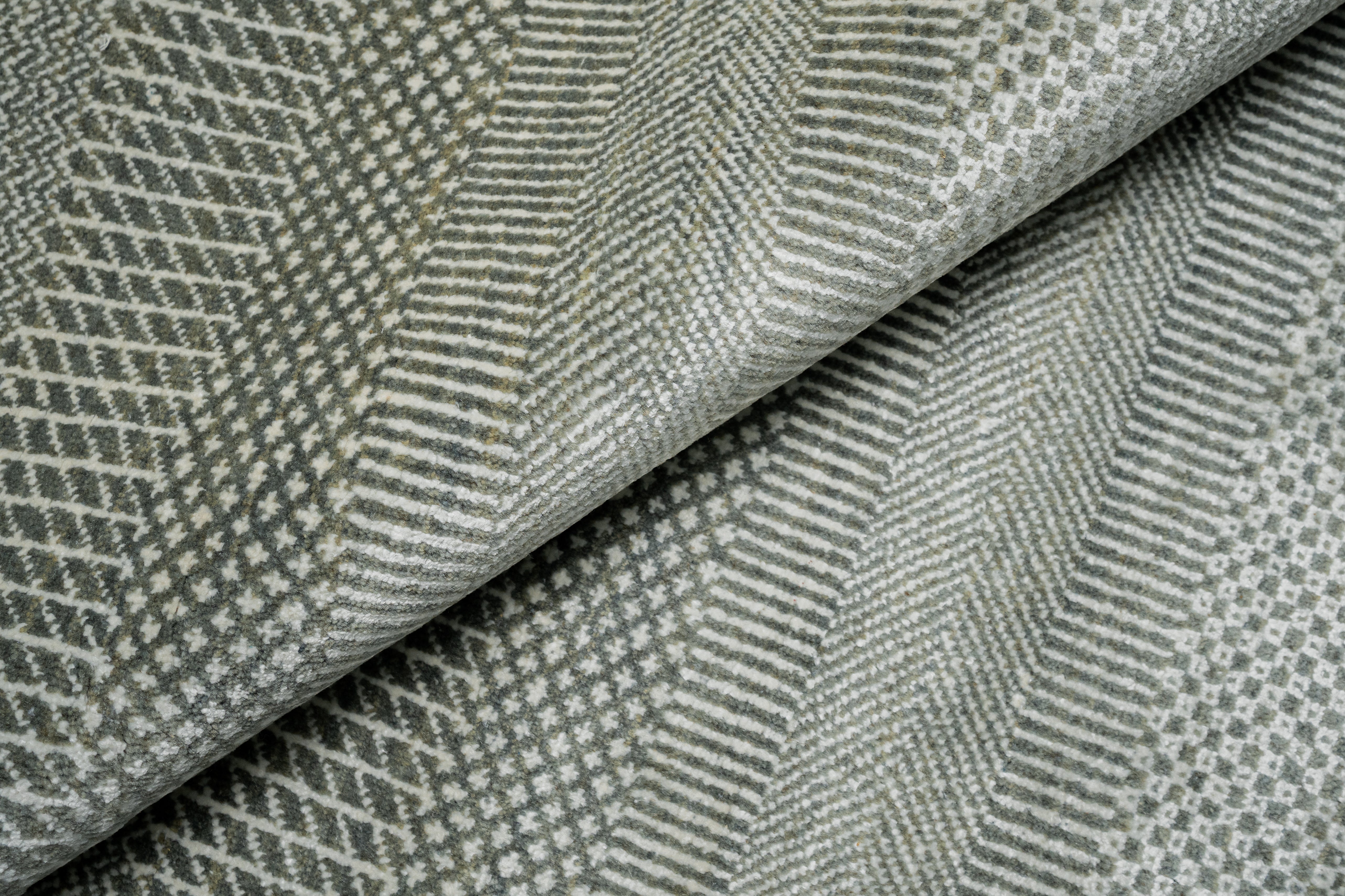 Handknotted Carpet DIA- 3436