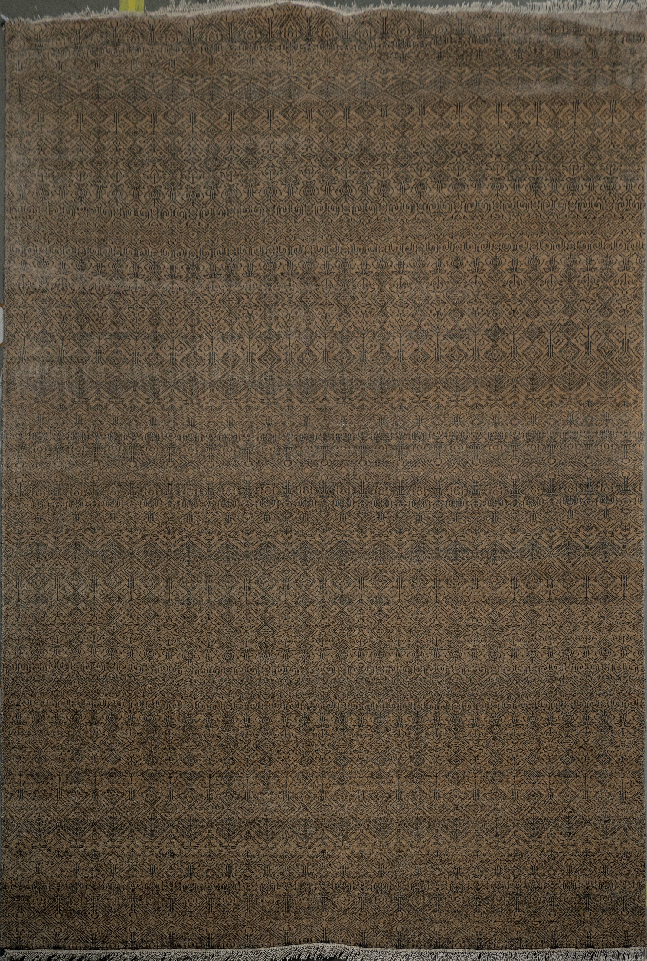 Handknotted Carpet DIA- 1585