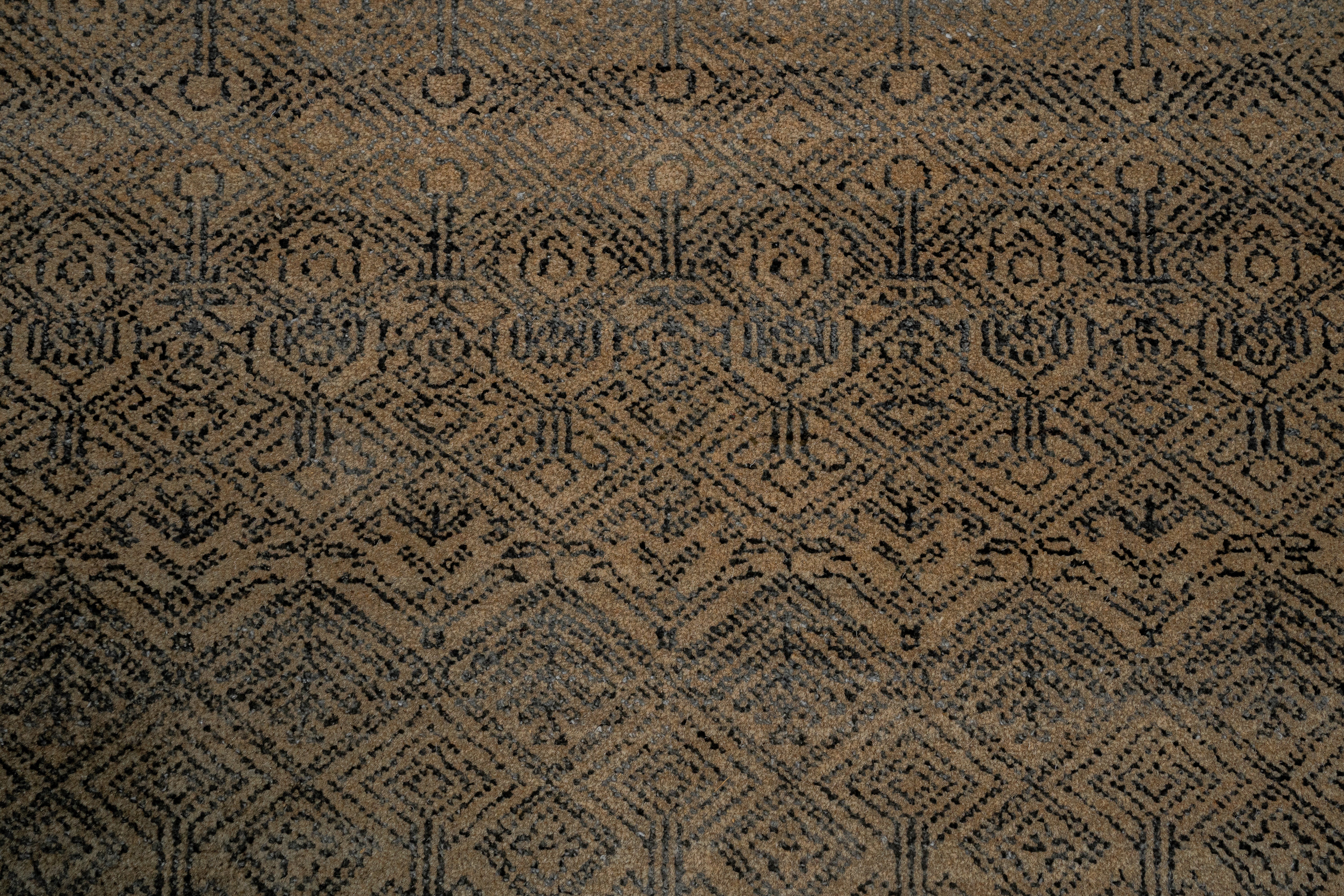 Handknotted Carpet DIA- 1585