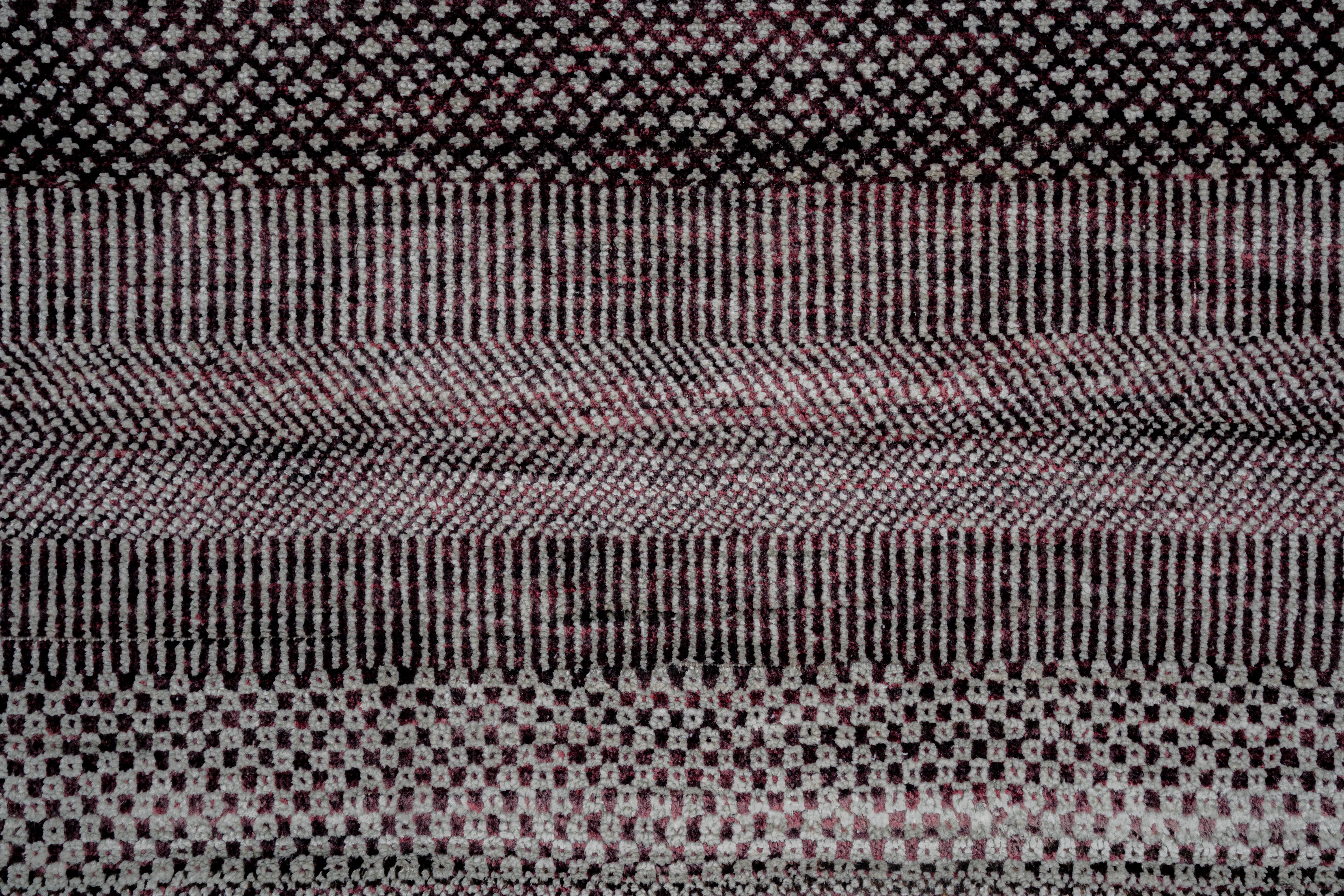 Handknotted Carpet DIA- 526 MCN