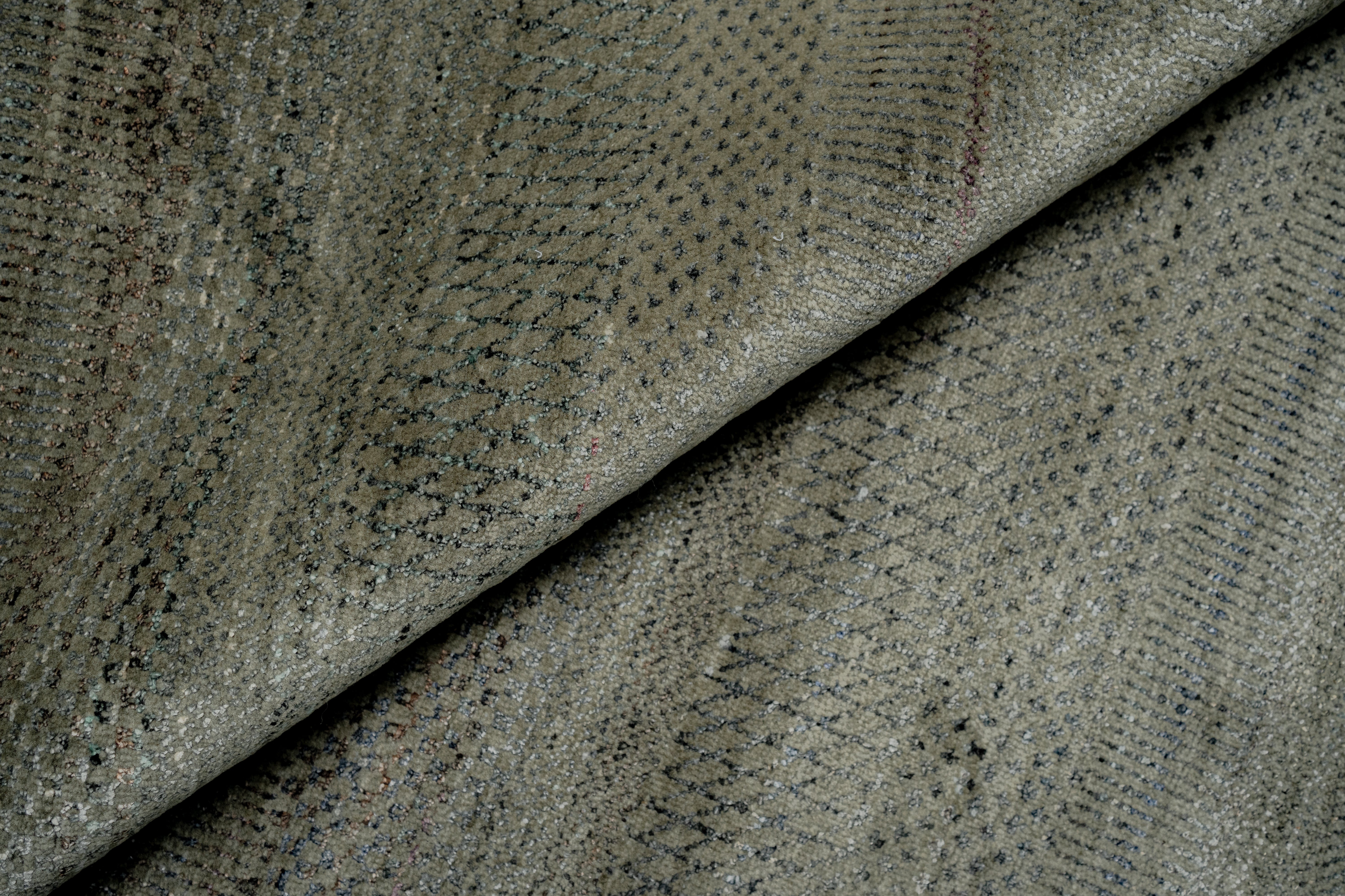 Handknotted Carpet DIA- 880 MCN