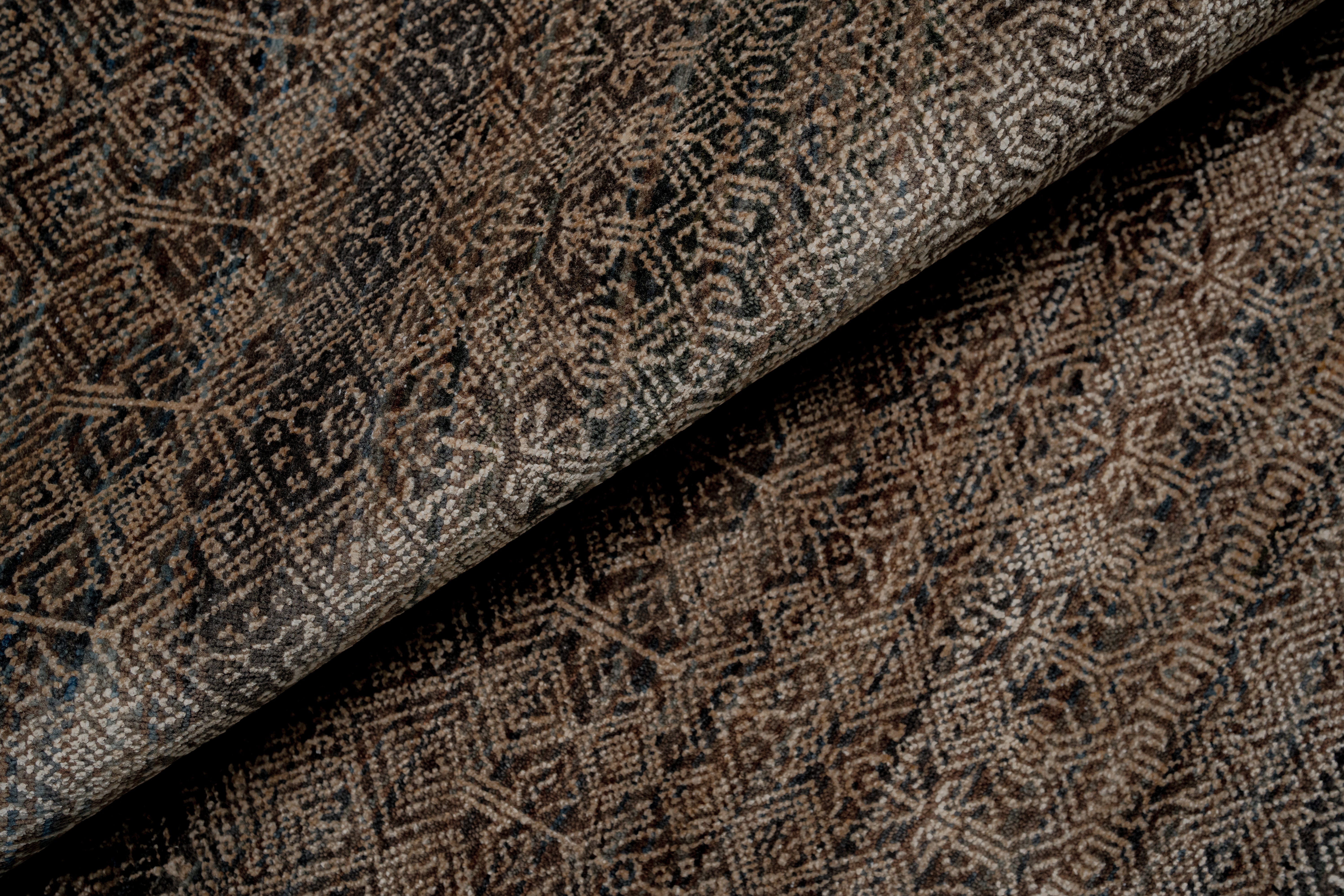 Handknotted Carpet DIA- 1571
