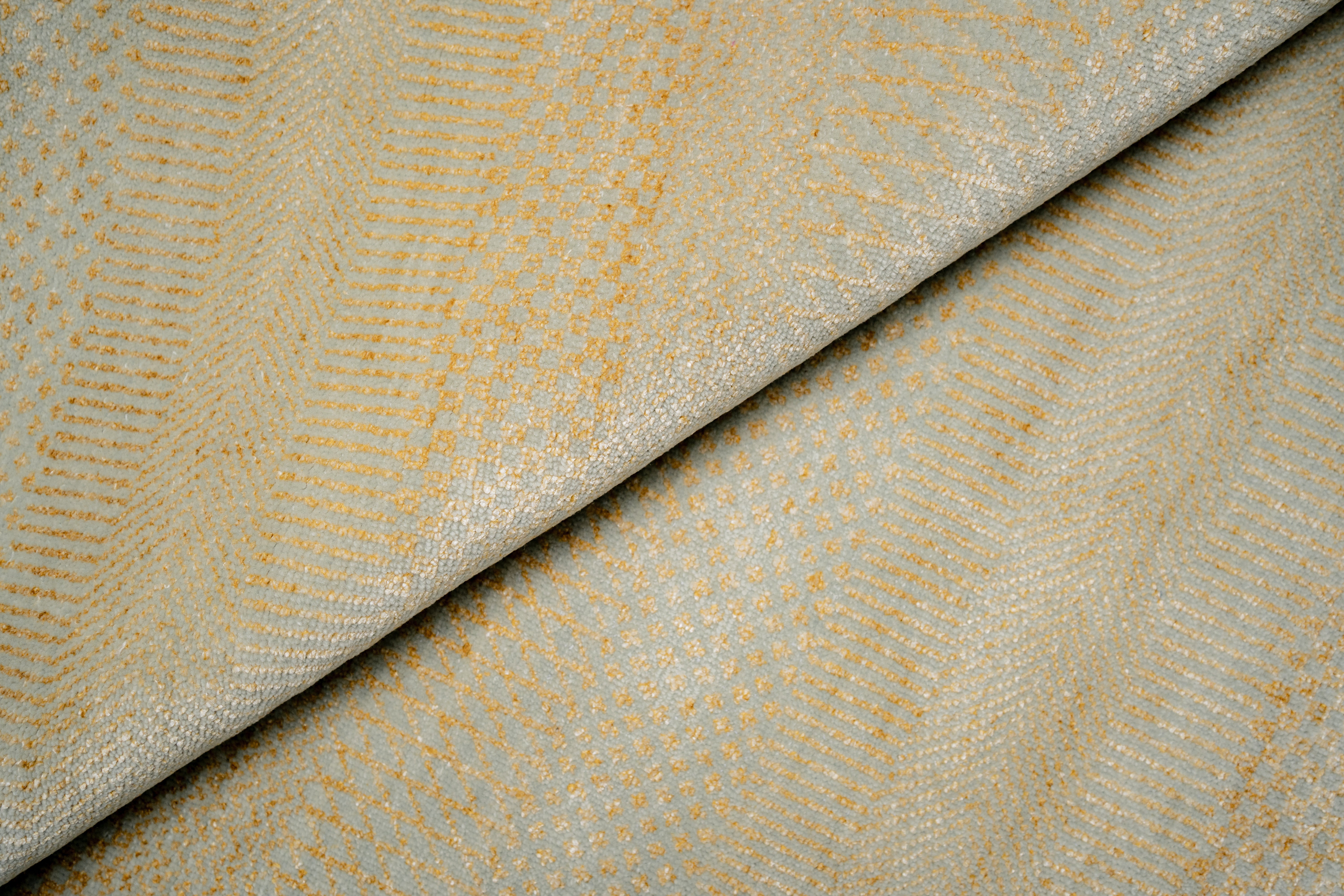 Handknotted Carpet DIA- 250