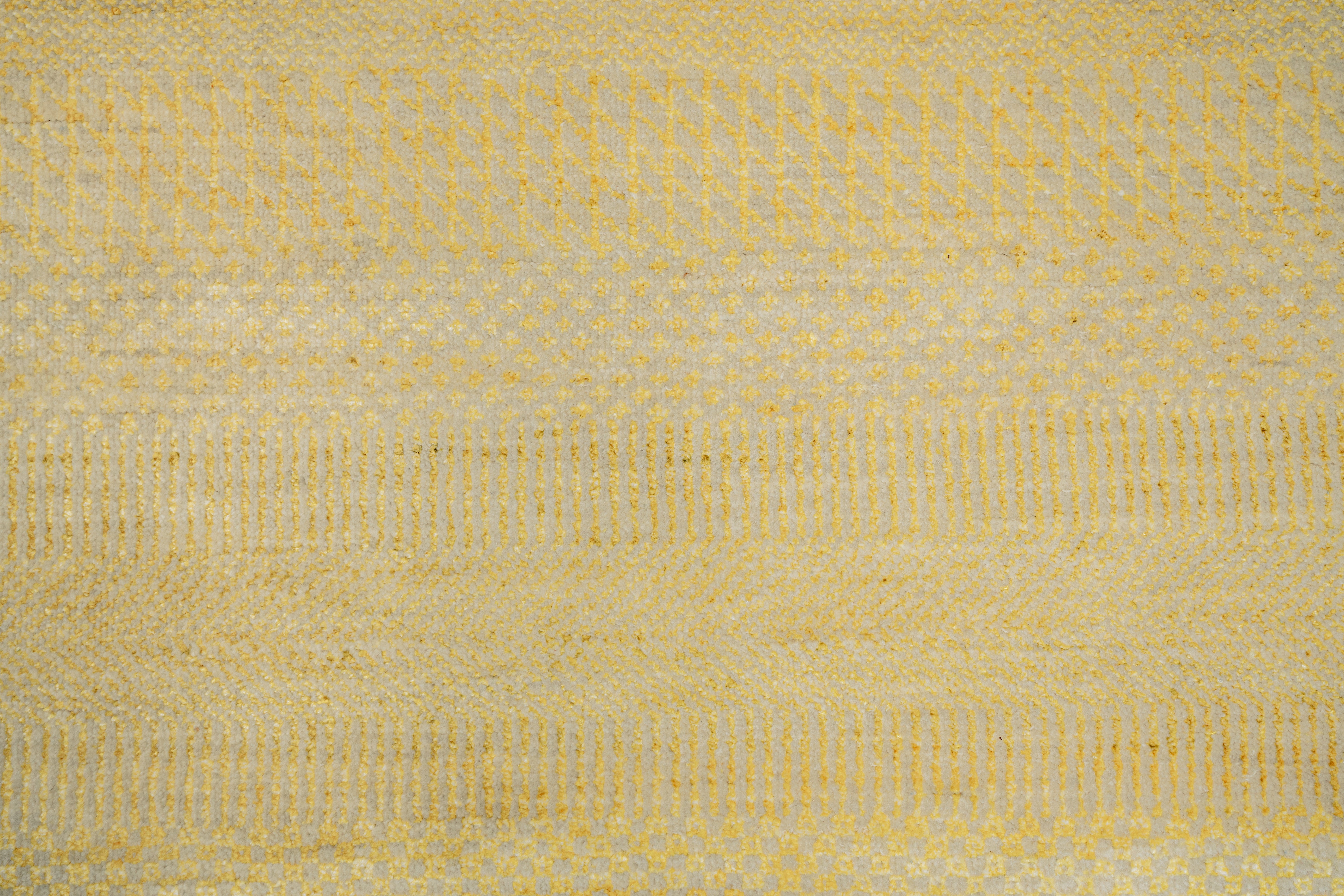 Handknotted Carpet DIA- 3238