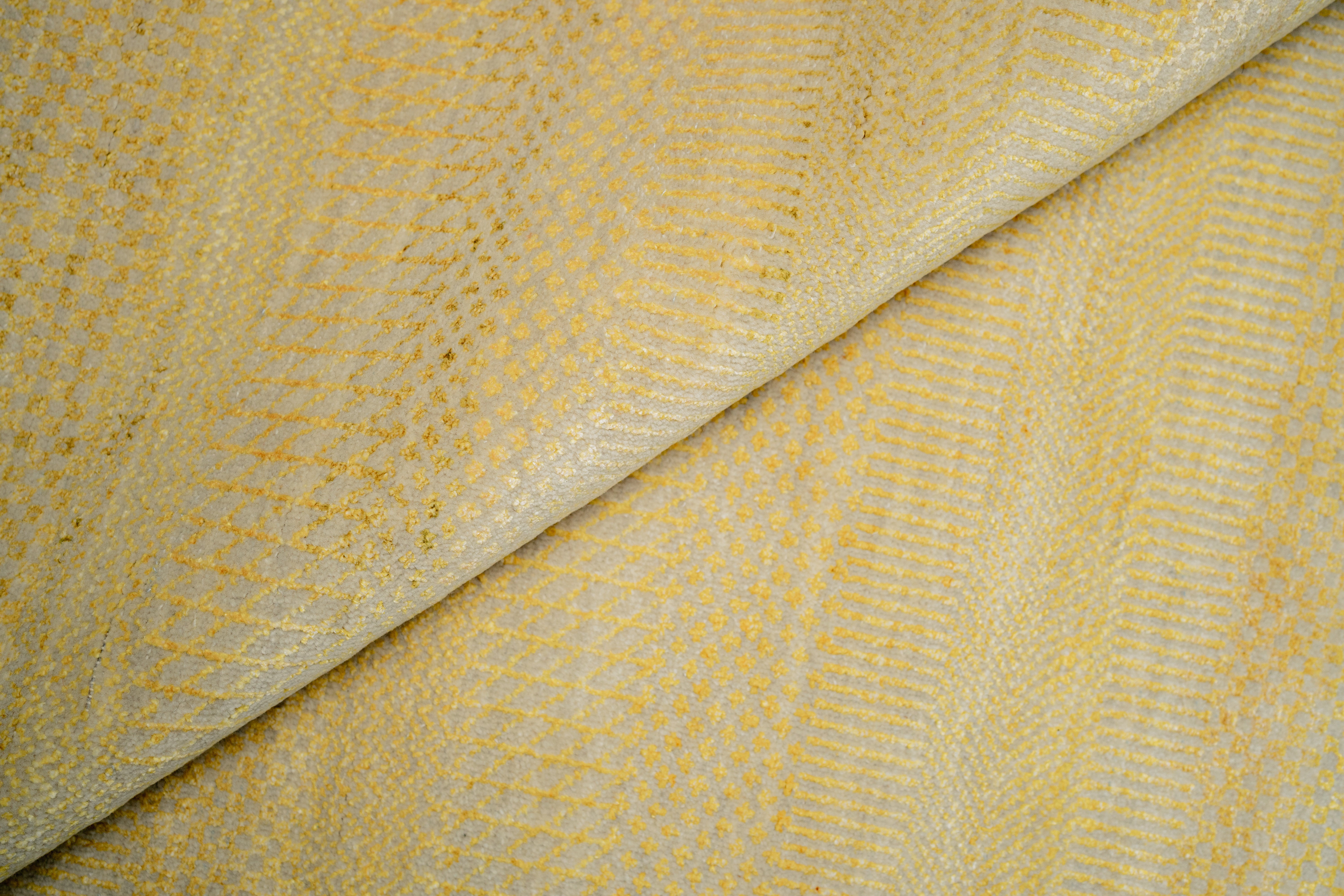 Handknotted Carpet DIA- 3238