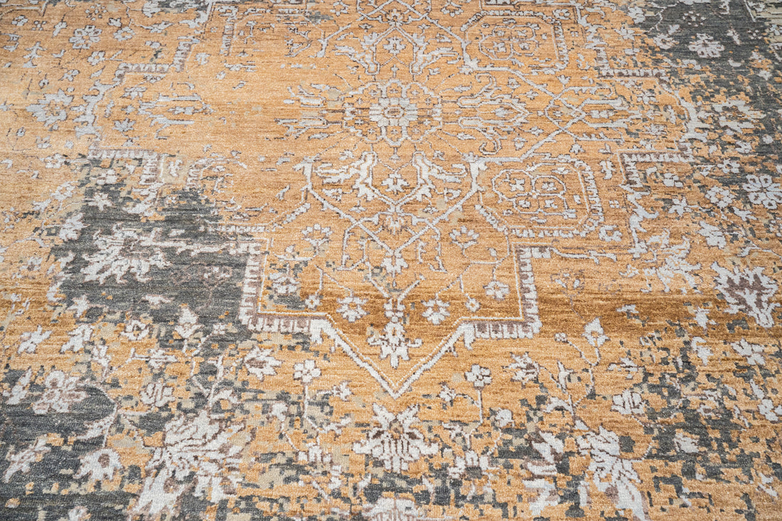 Handknotted Carpet DIA: 023 SERAPI, Dark Vanilla, Dim Gray & Deer